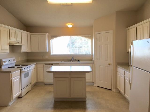 REDSTONE ESTATES - Residential Lease