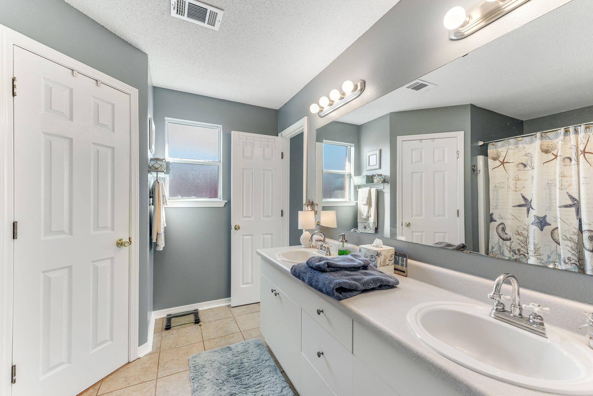 EMERALD SHORES - Residential