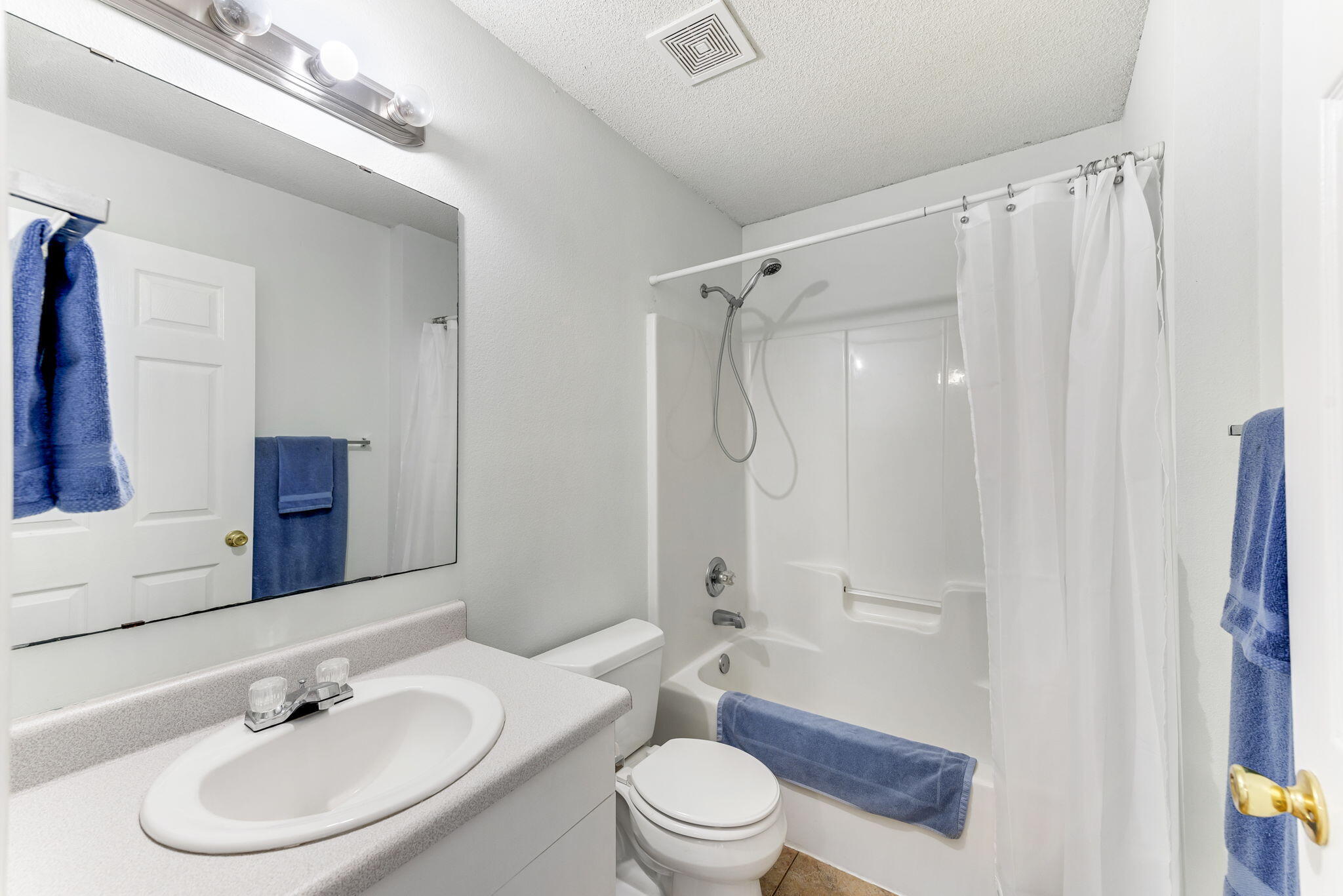 EMERALD SHORES - Residential