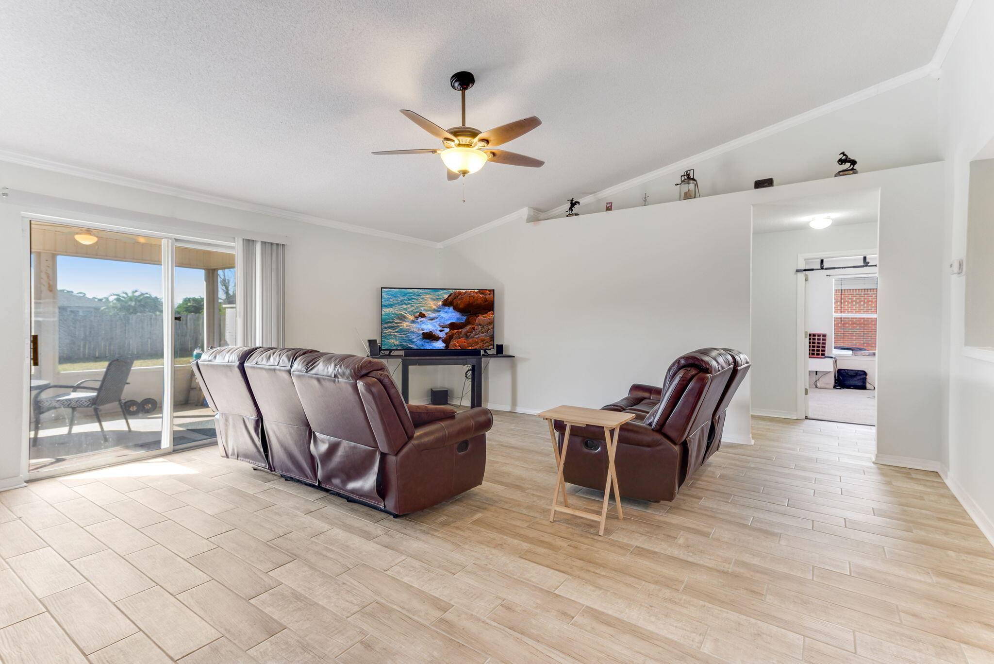 EMERALD SHORES - Residential