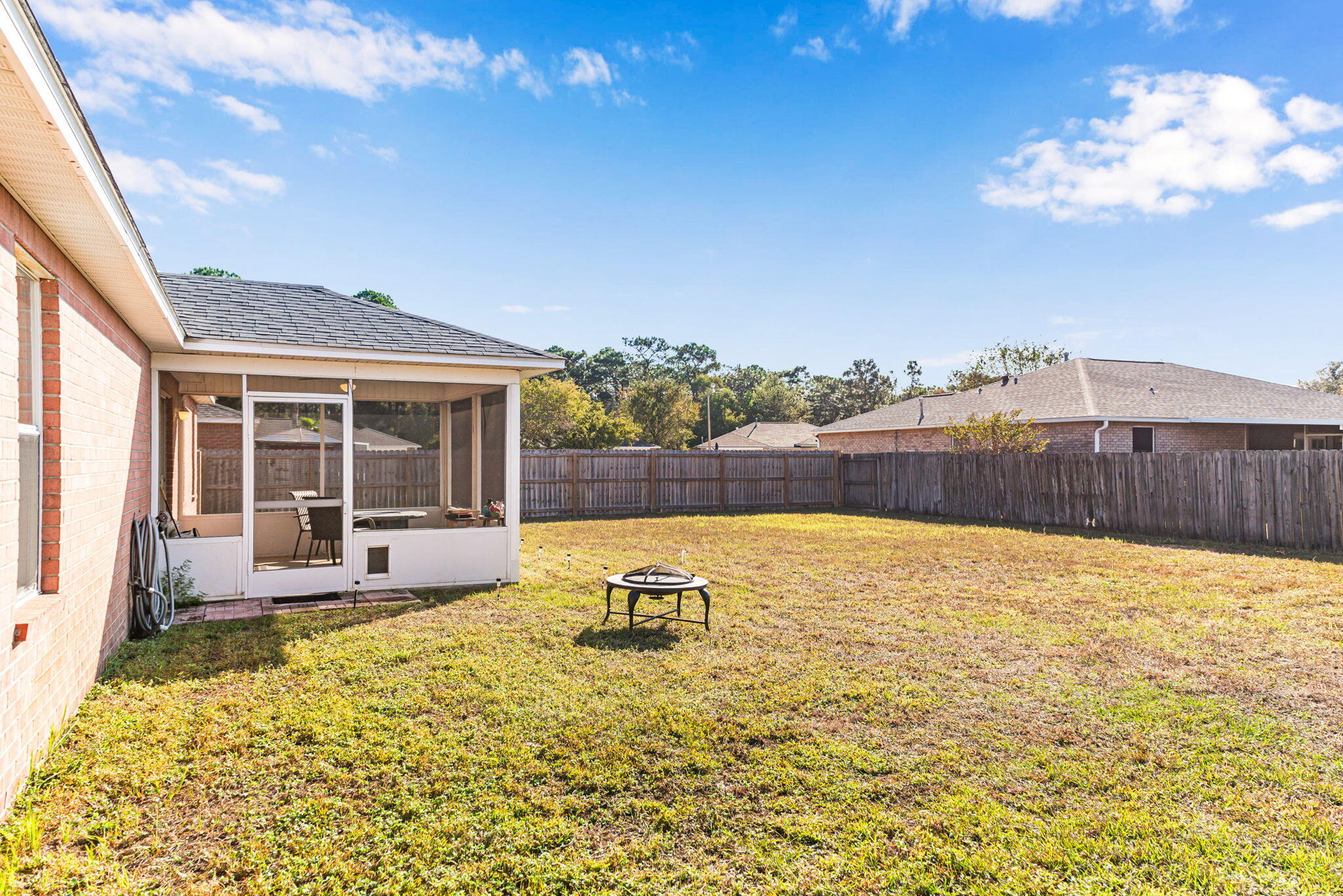 EMERALD SHORES - Residential