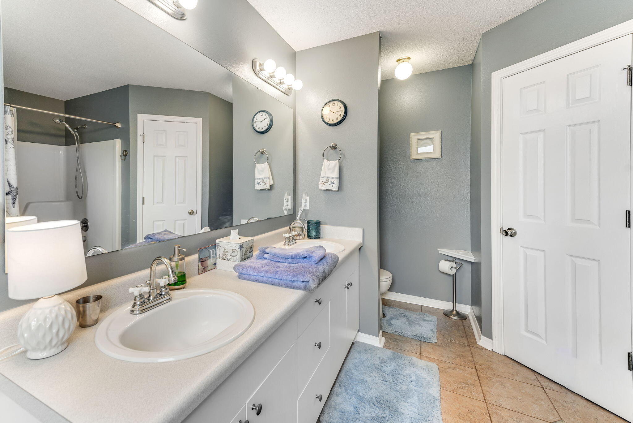 EMERALD SHORES - Residential