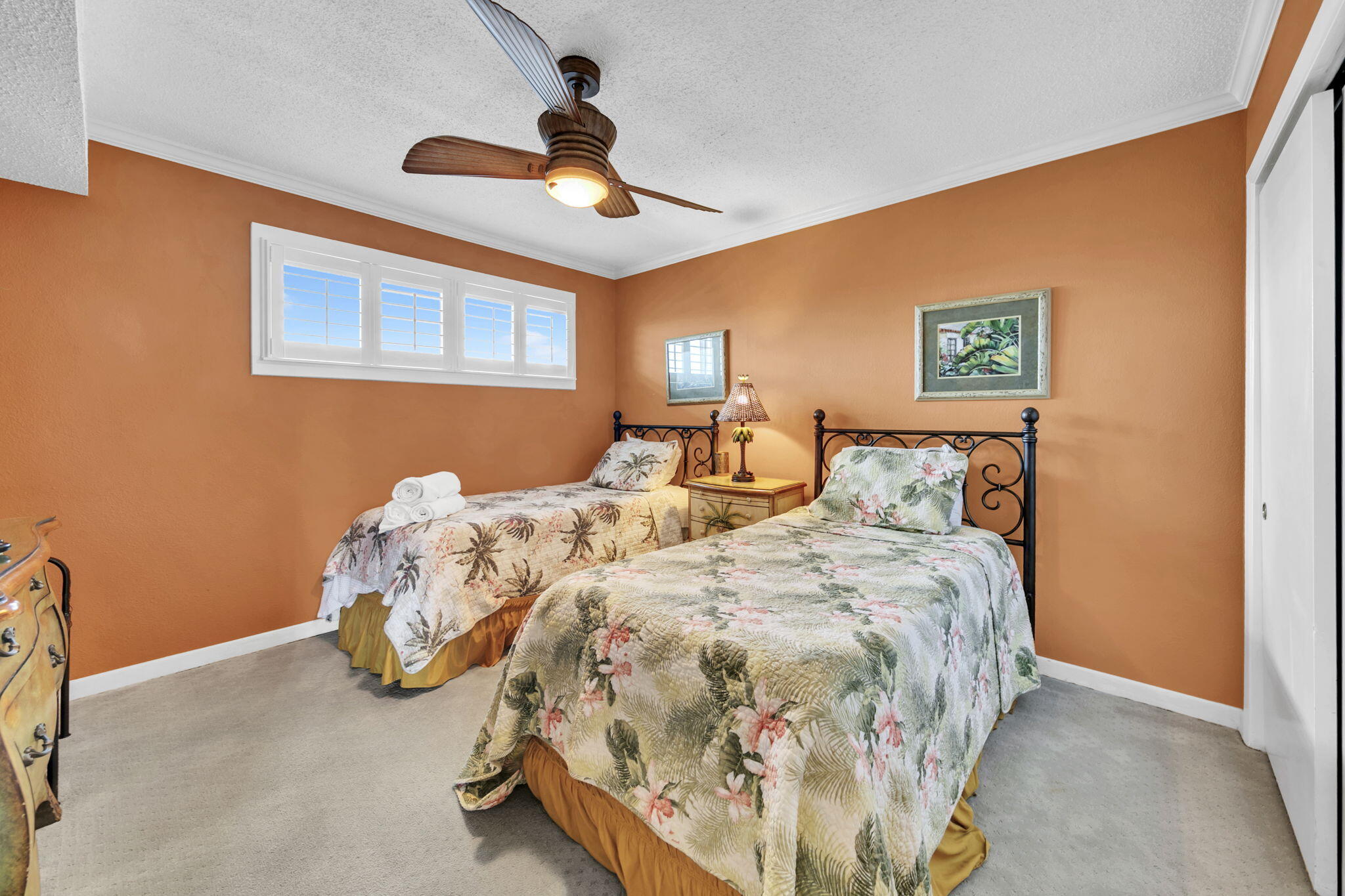 ISLANDER CONDO PH 2 - Residential