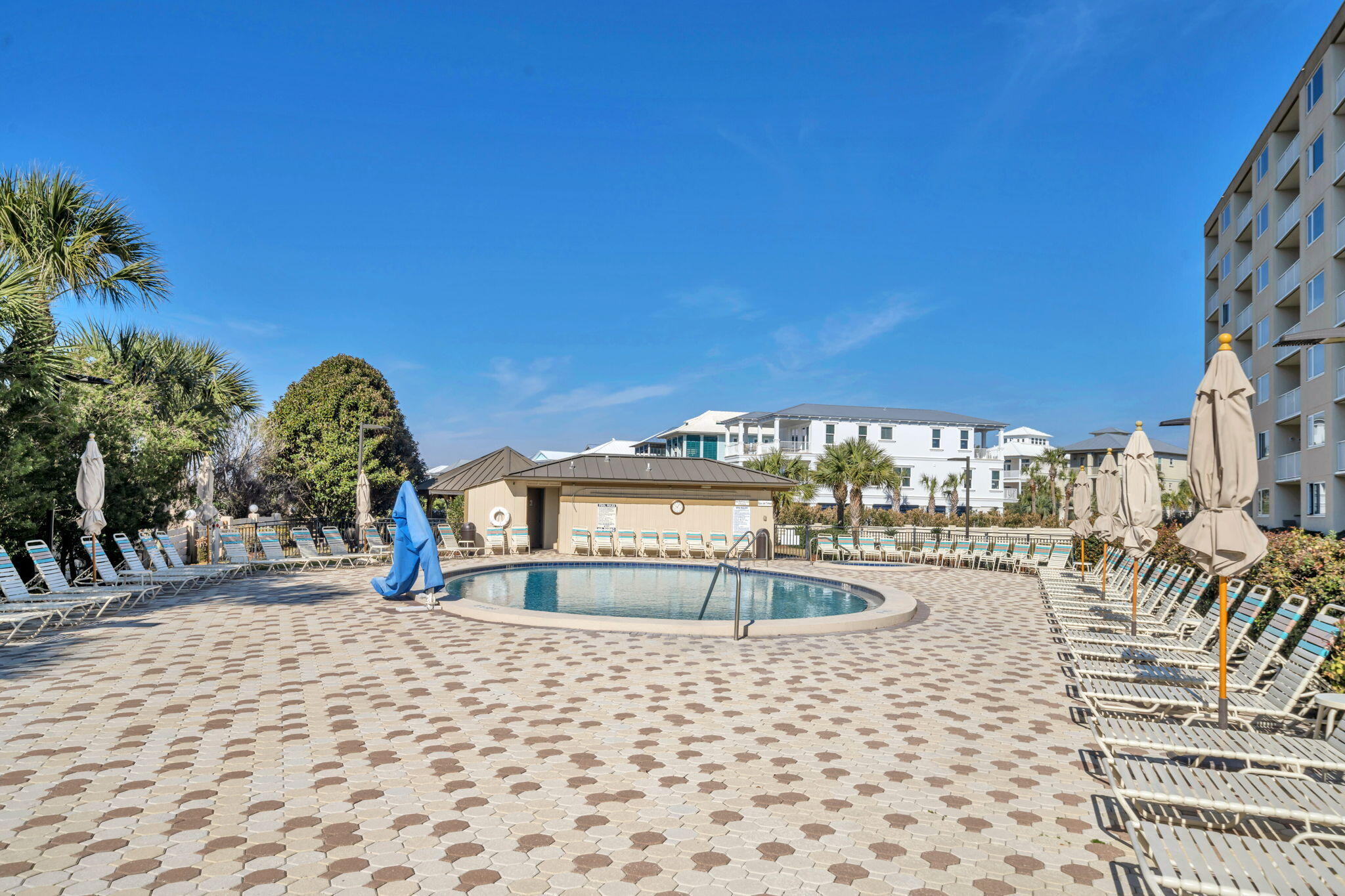 ISLANDER CONDO PH 2 - Residential