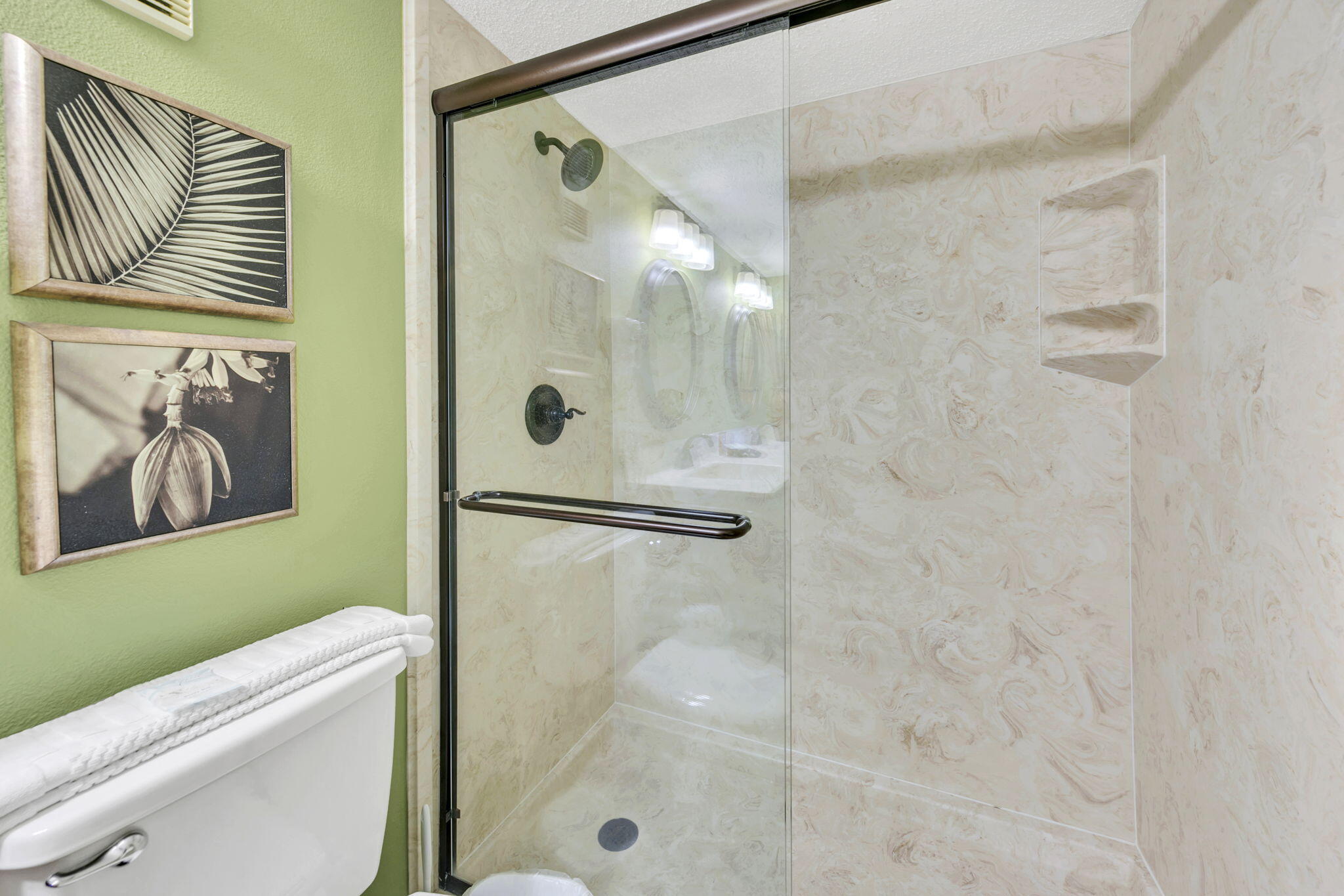 ISLANDER CONDO PH 2 - Residential