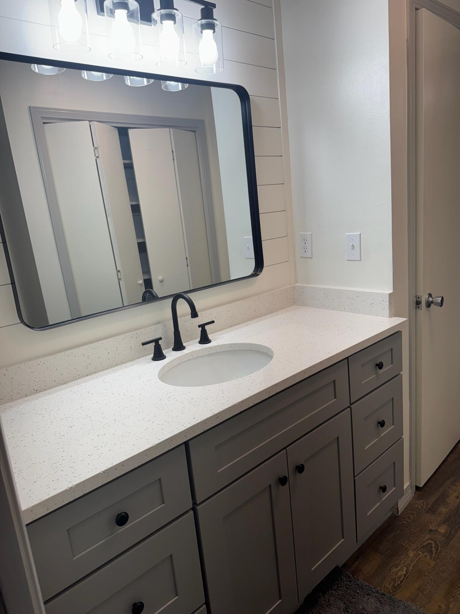 BAYVIEW MANOR 1ST ADDN - Residential Lease