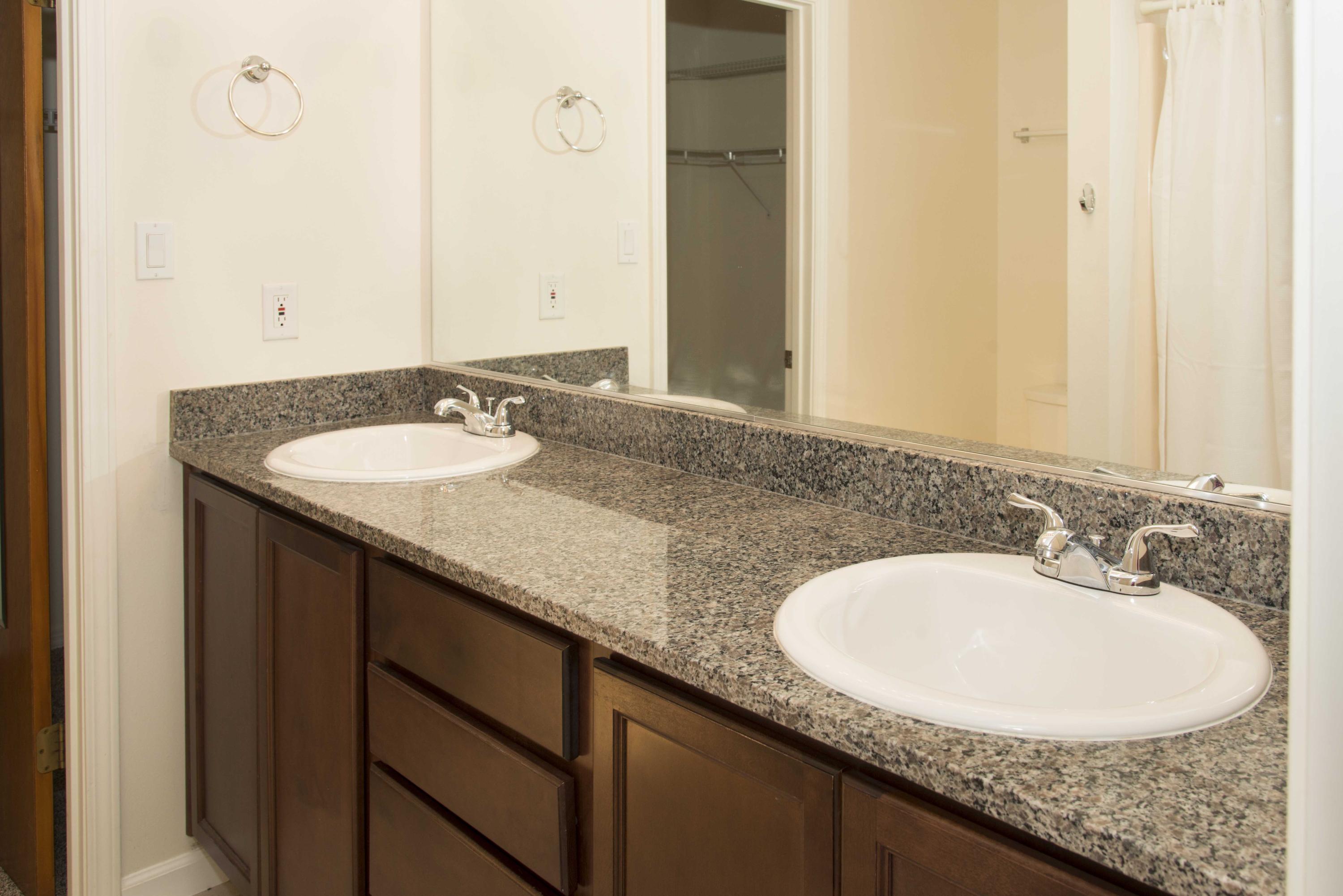 COLINA DEL ORO - Residential Lease