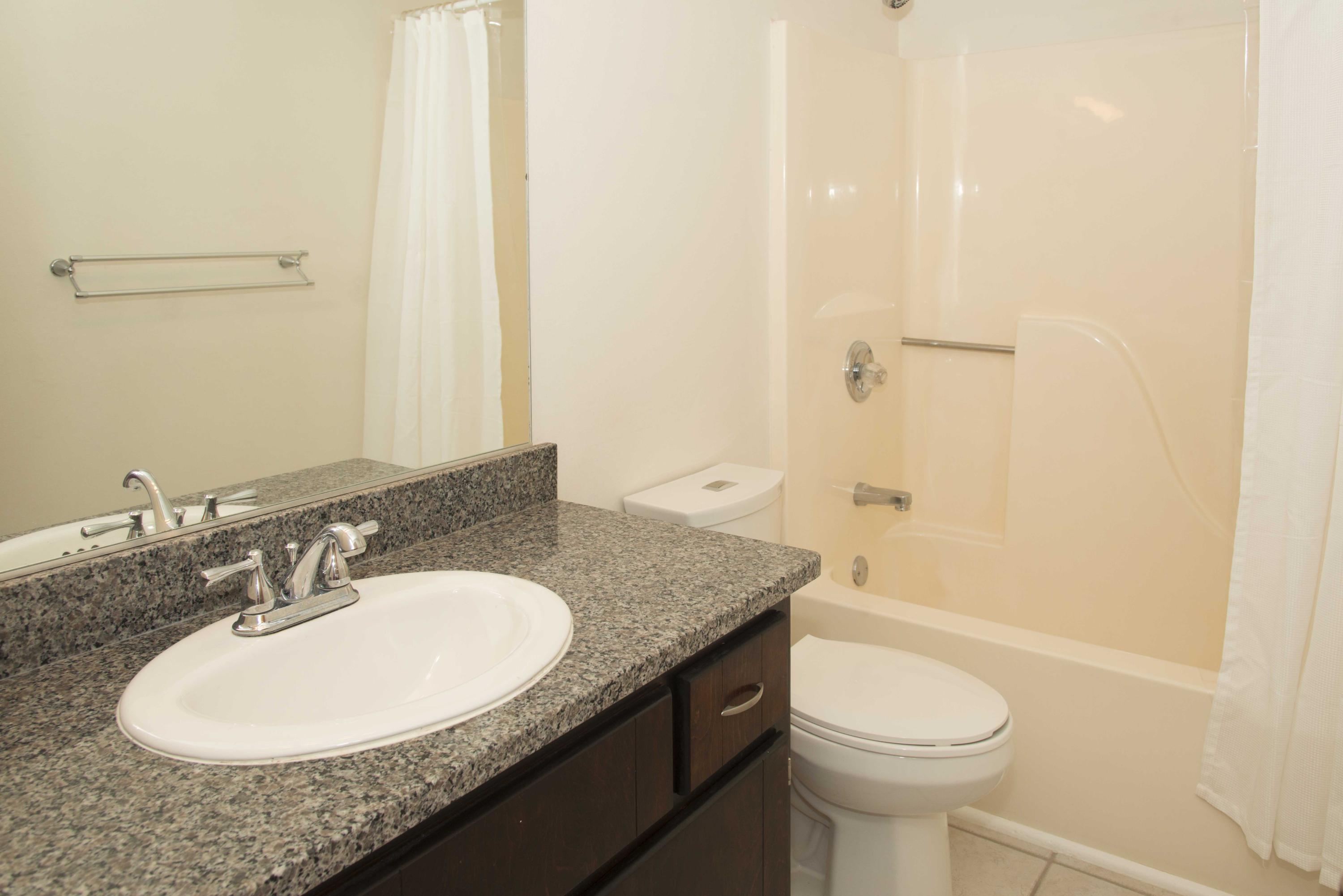 COLINA DEL ORO - Residential Lease