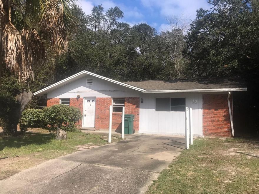 CALLING ALL INVESTORS! Cute 3 bedroom fixer upper for sale in Shalimar! Open floor plan, wood burning stove in living room, and lots of storage! Bamboo surrounds the entire property, offering tons of privacy. This property does need updates and TLC, but it is priced to sell! Vacant and easy to show.