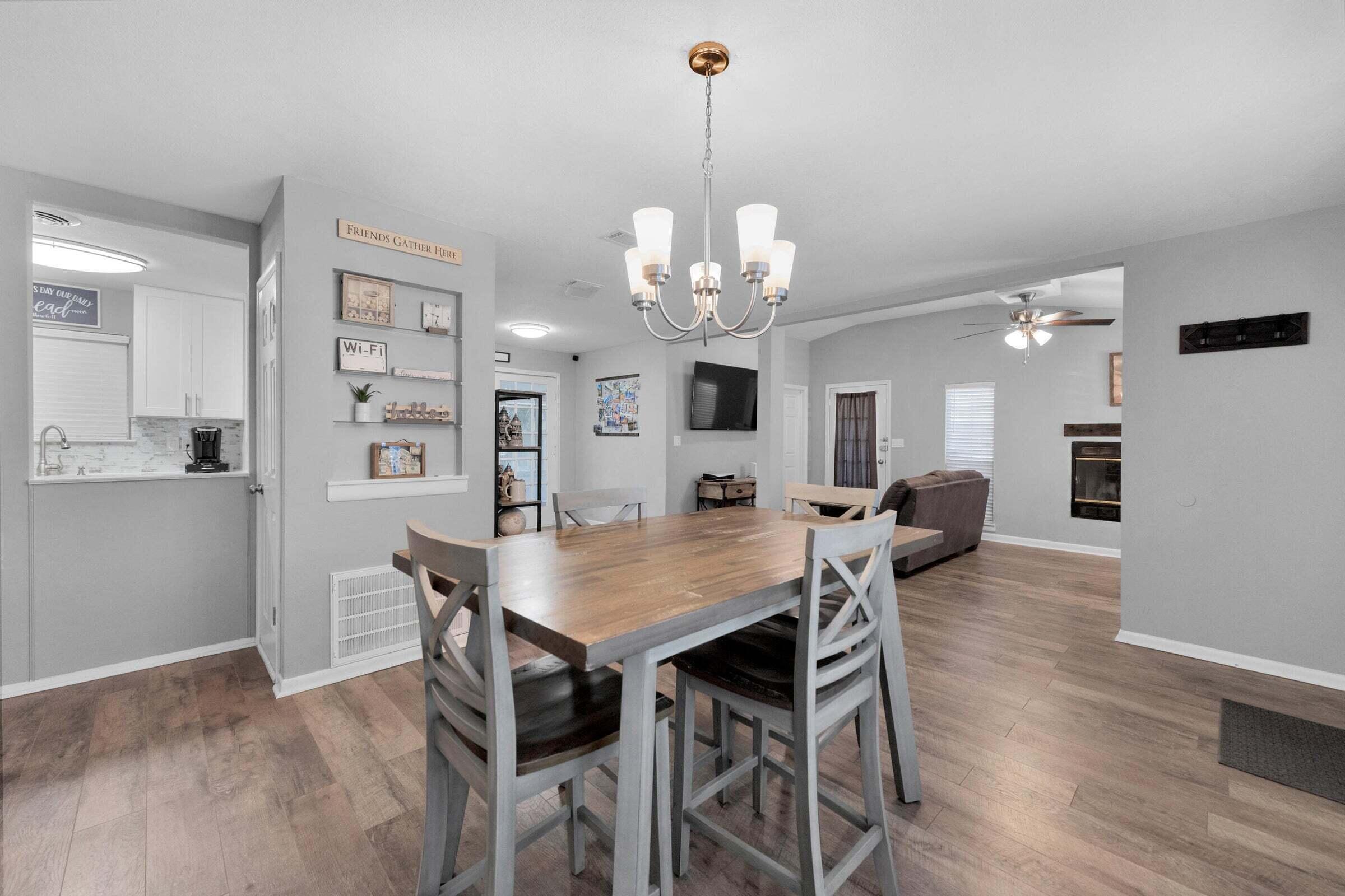 GARNIERS ADDS 1-7 (242208.00) - Residential Lease