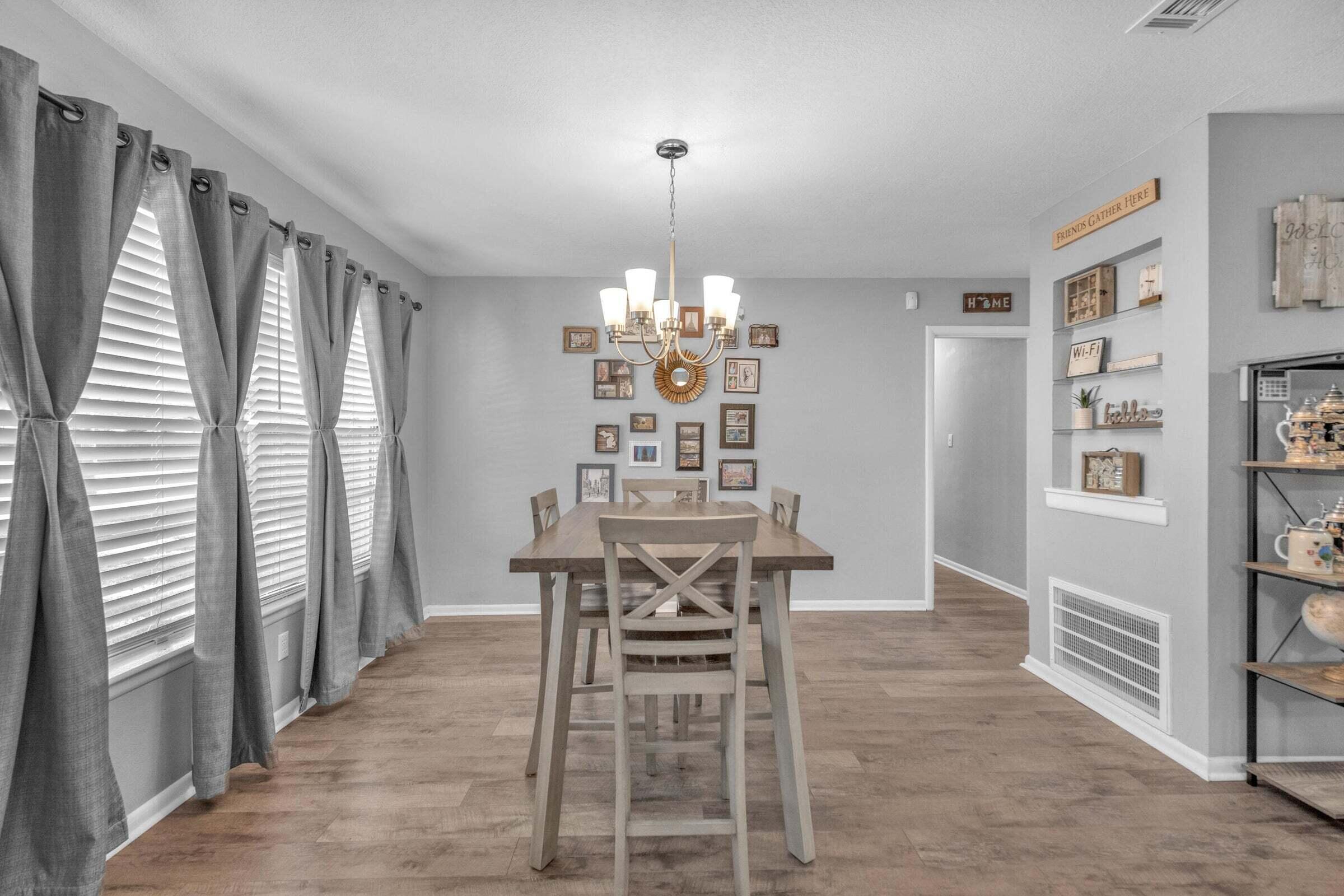 GARNIERS ADDS 1-7 (242208.00) - Residential Lease