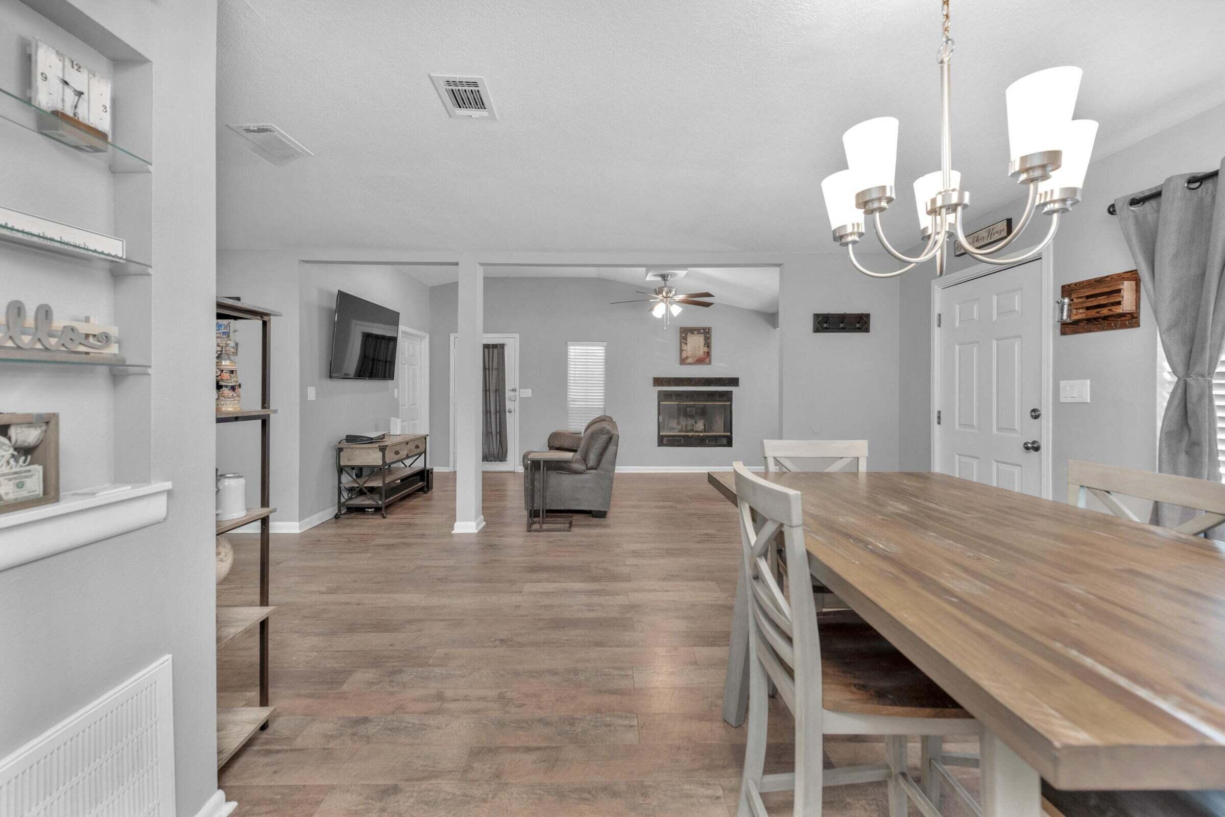 GARNIERS ADDS 1-7 (242208.00) - Residential Lease