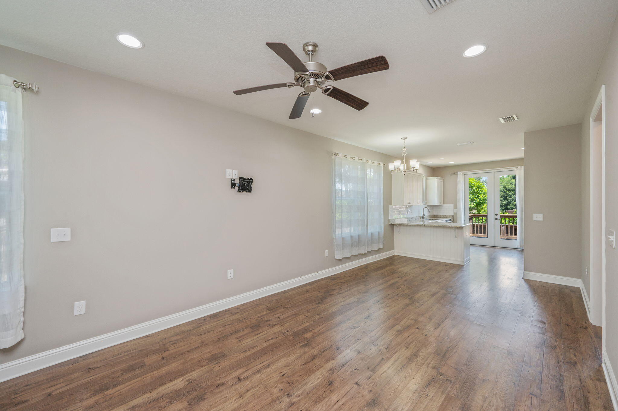 CAROL ANNE MANOR - Residential Lease