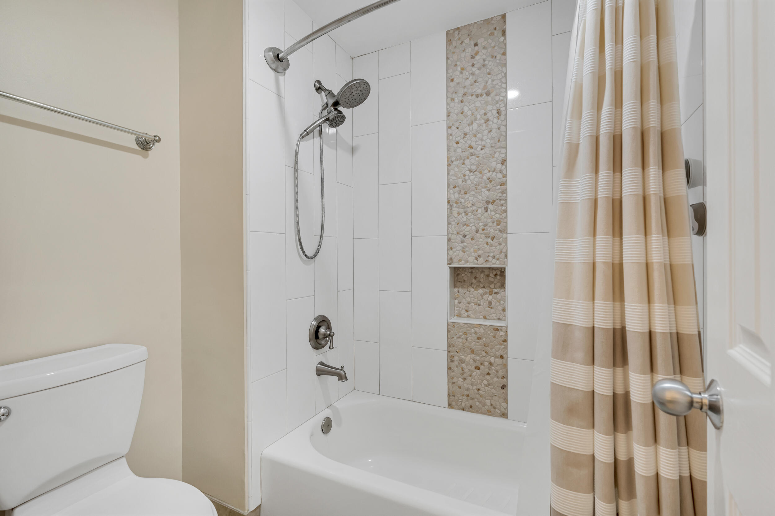 LEEWARD KEY - Residential