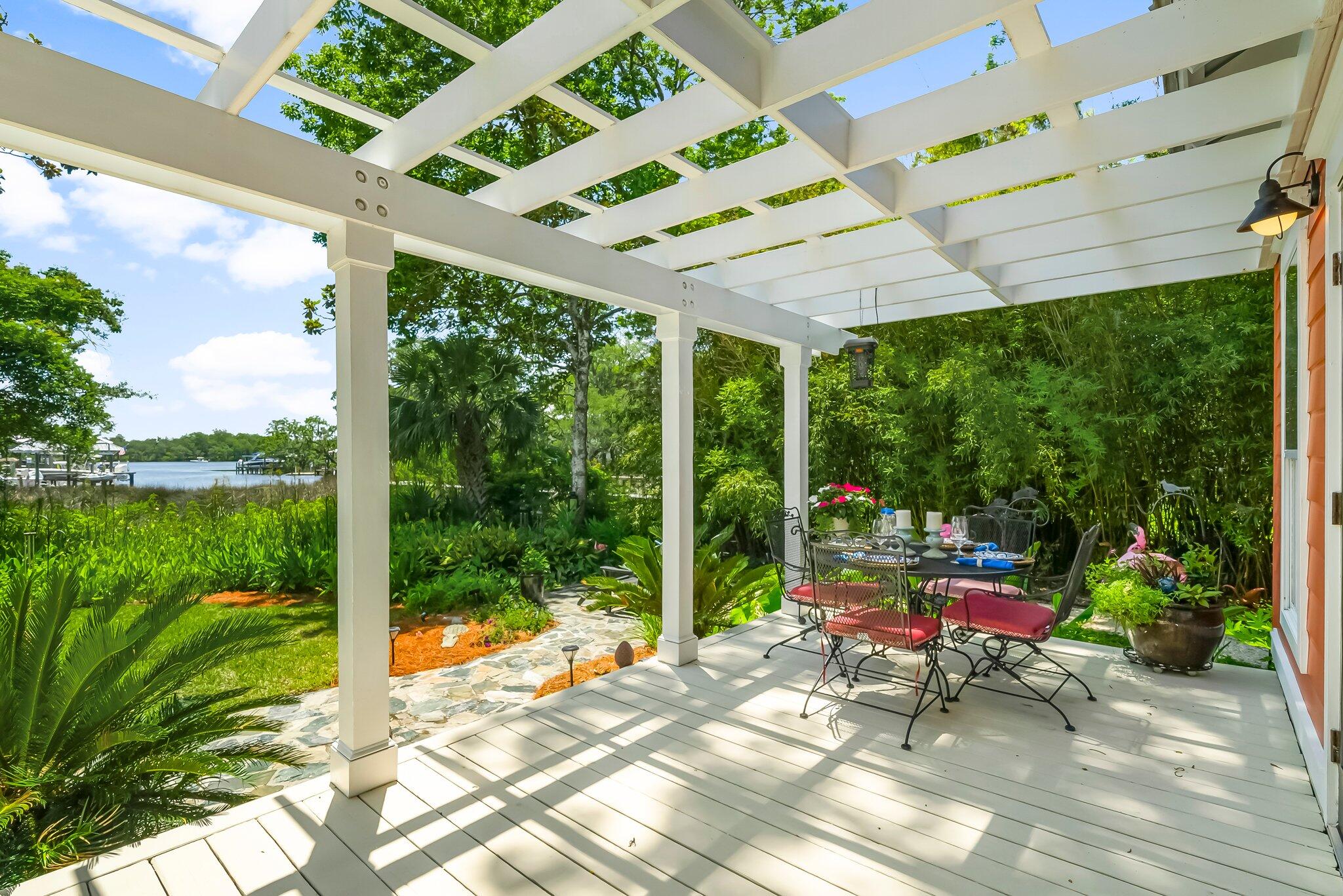 MOORES LANDING - Residential