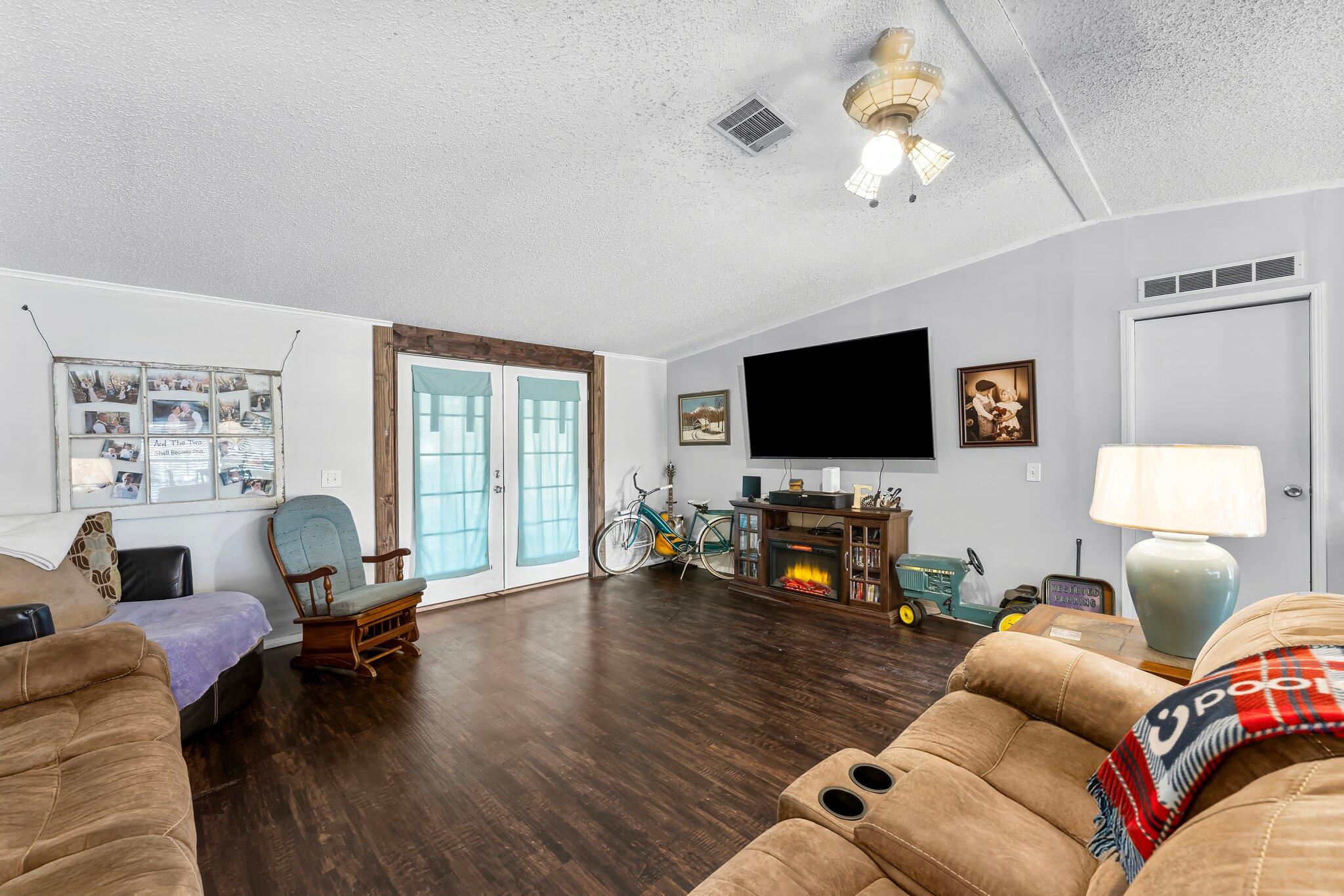 CEDAR RIDGE - Residential