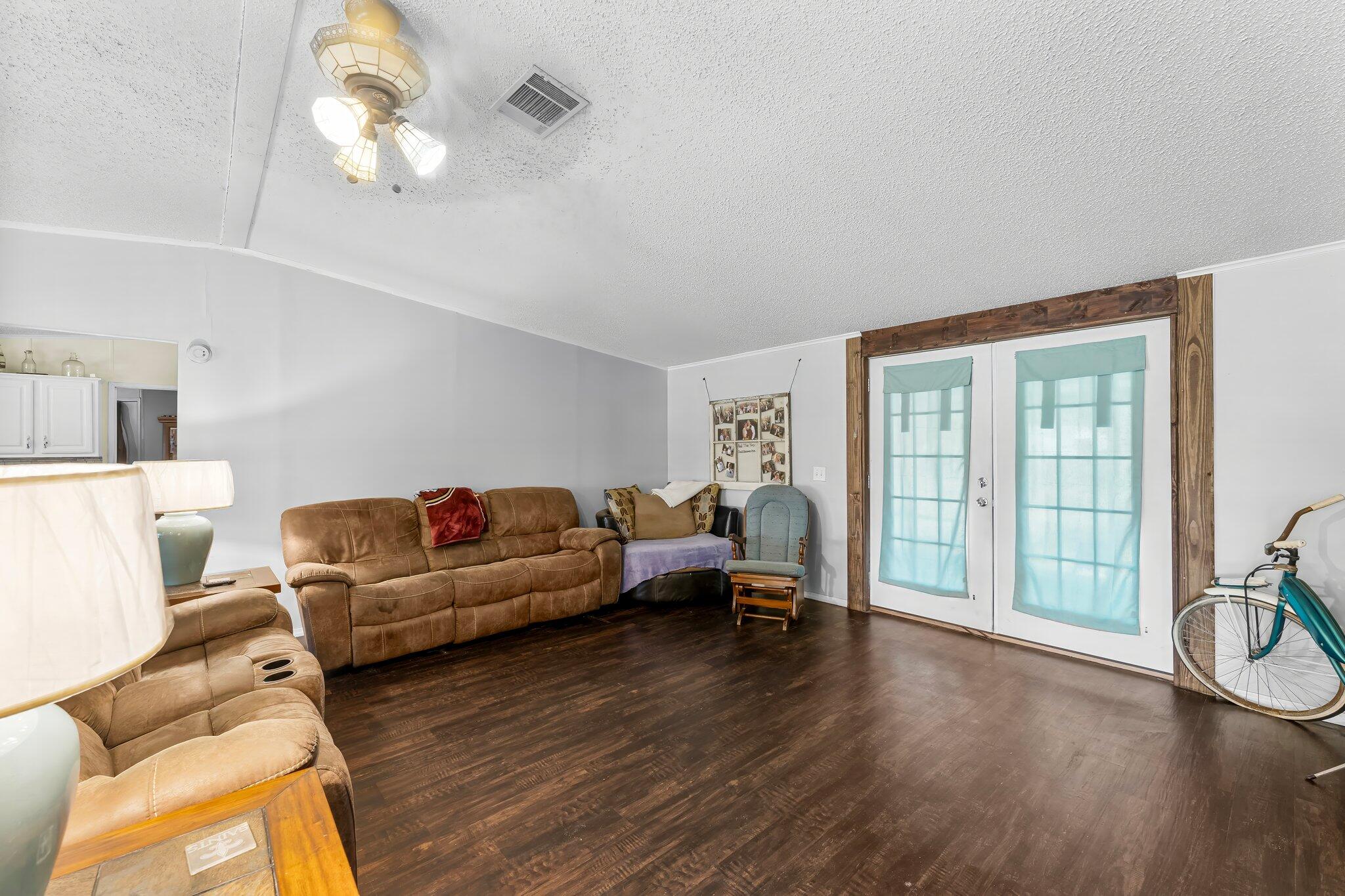 CEDAR RIDGE - Residential