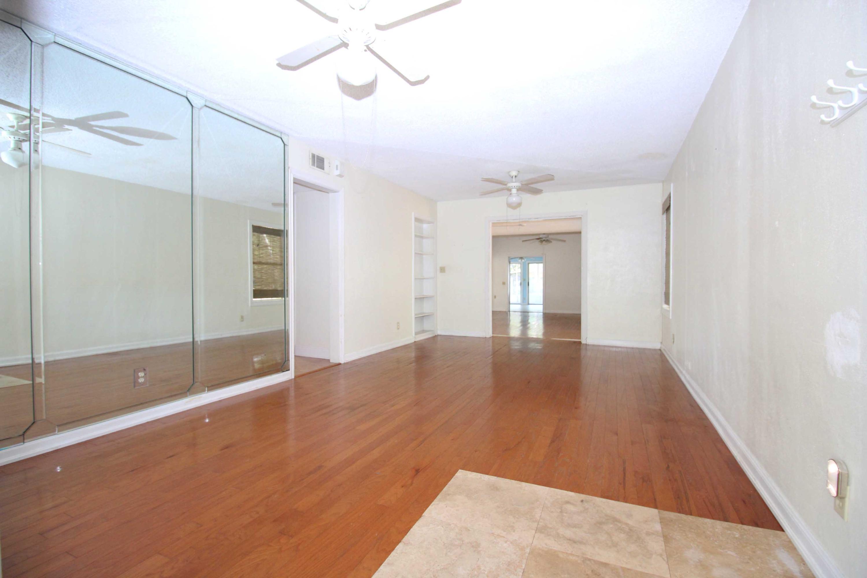 ELLIOTTS POINT 4TH ADDN - Residential