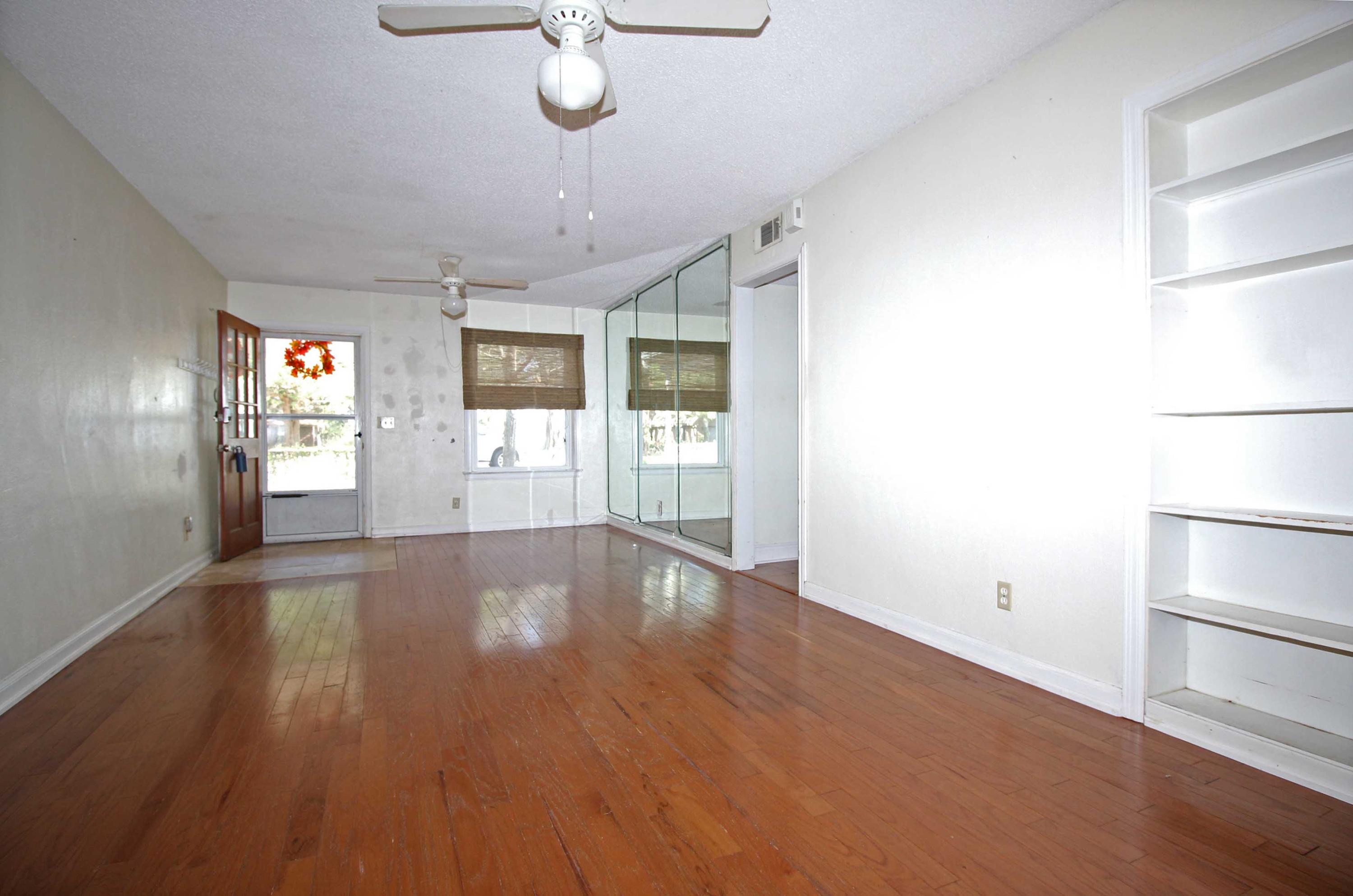 ELLIOTTS POINT 4TH ADDN - Residential