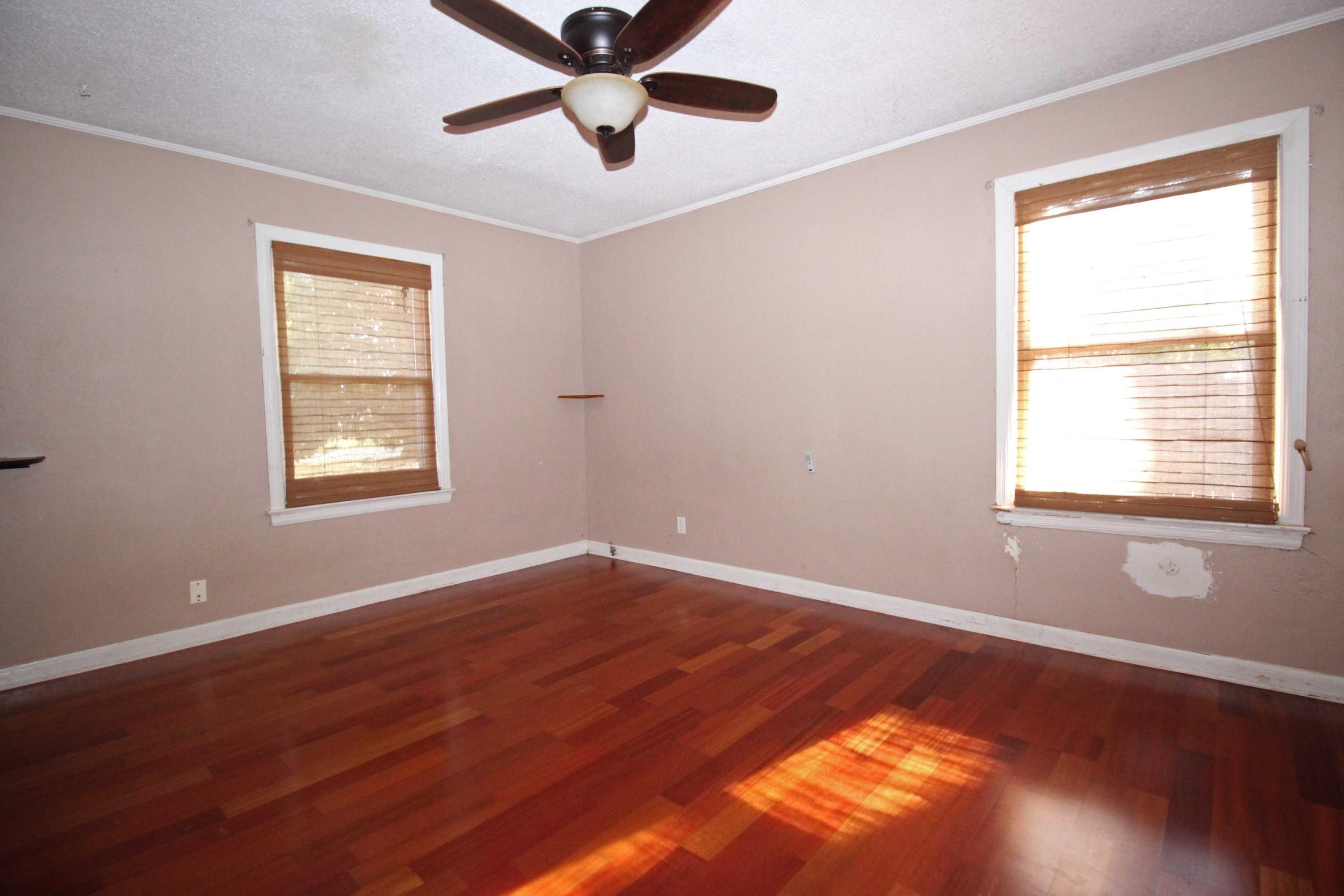 ELLIOTTS POINT 4TH ADDN - Residential