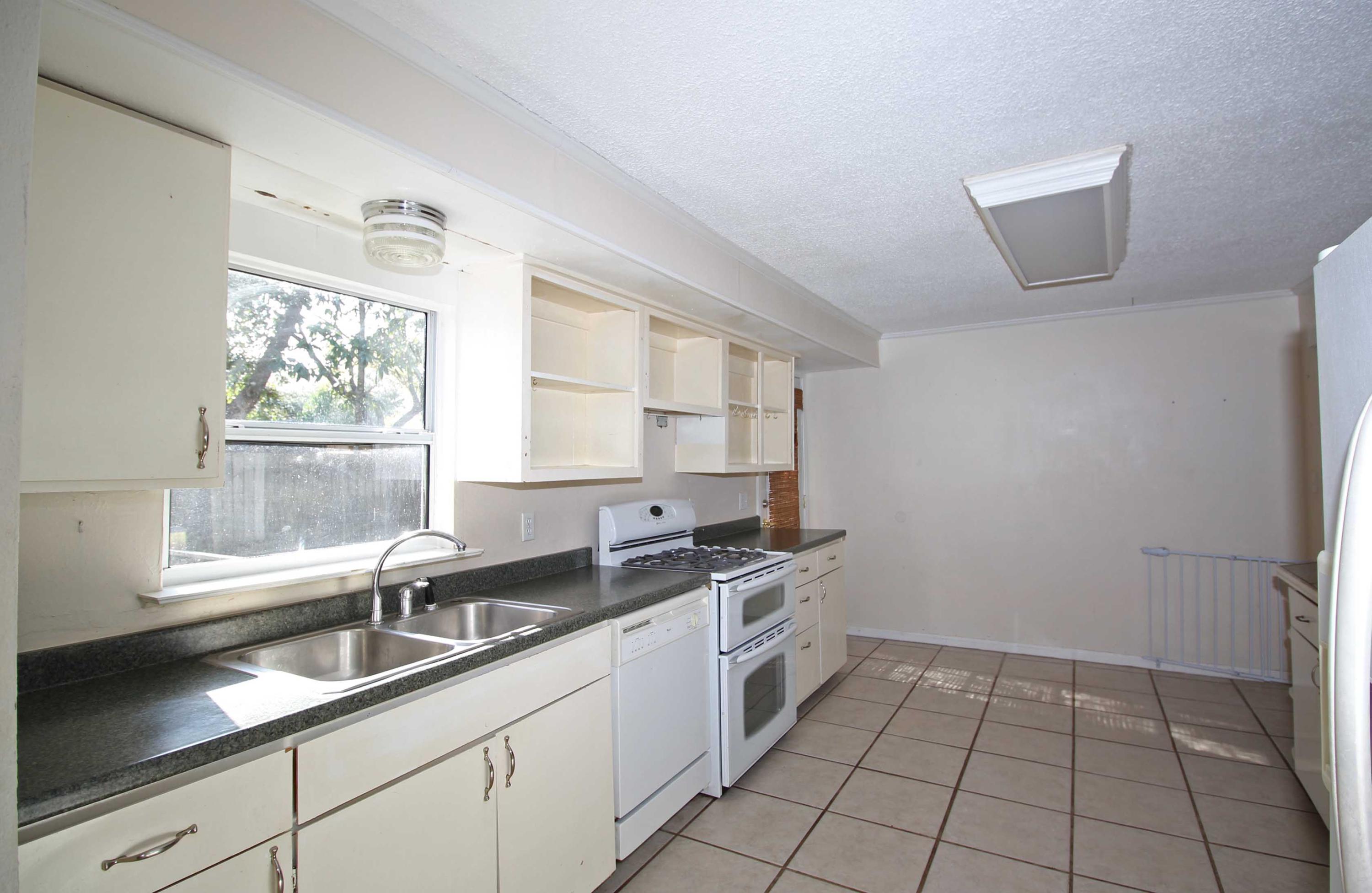 ELLIOTTS POINT 4TH ADDN - Residential