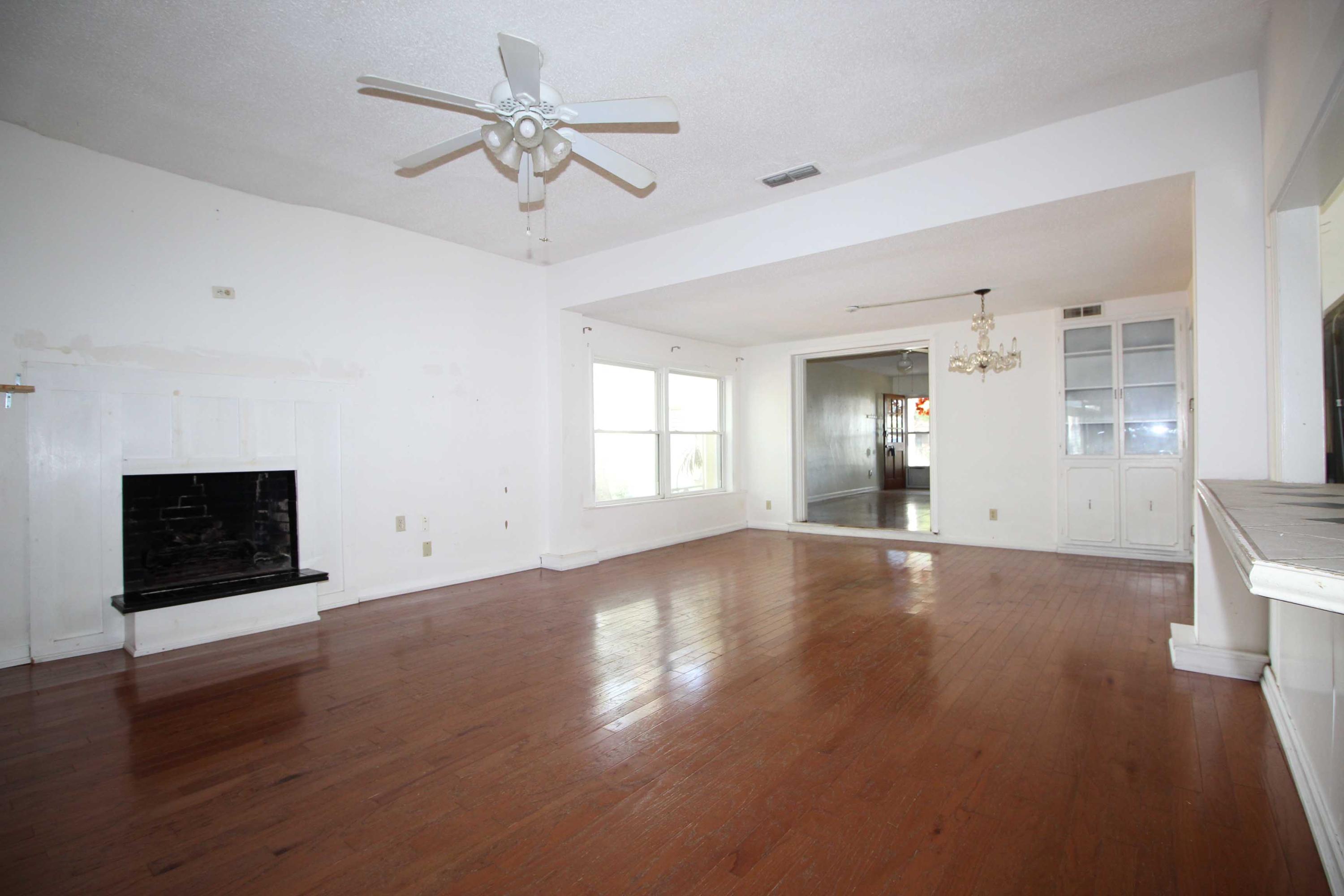 ELLIOTTS POINT 4TH ADDN - Residential