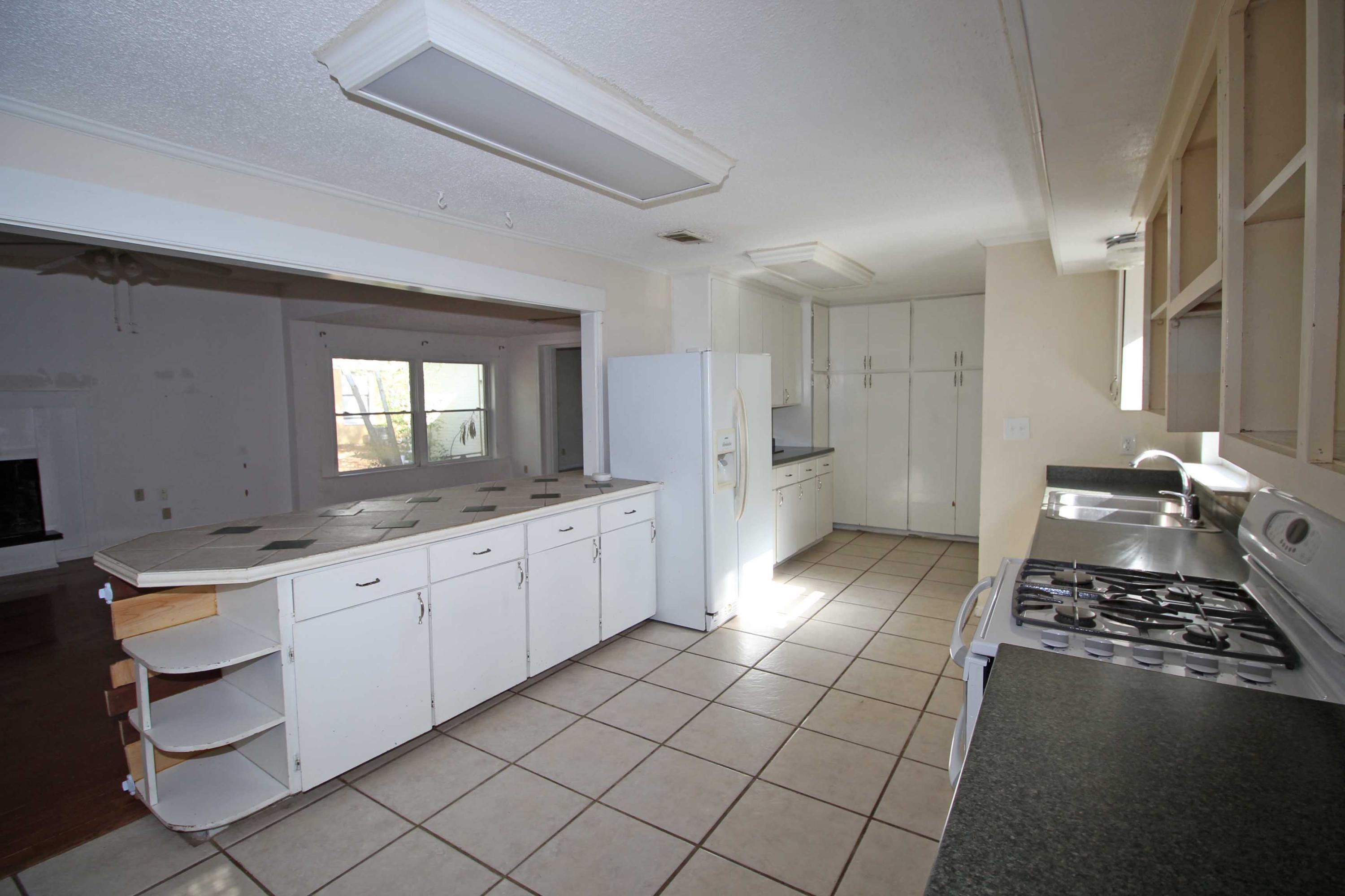 ELLIOTTS POINT 4TH ADDN - Residential