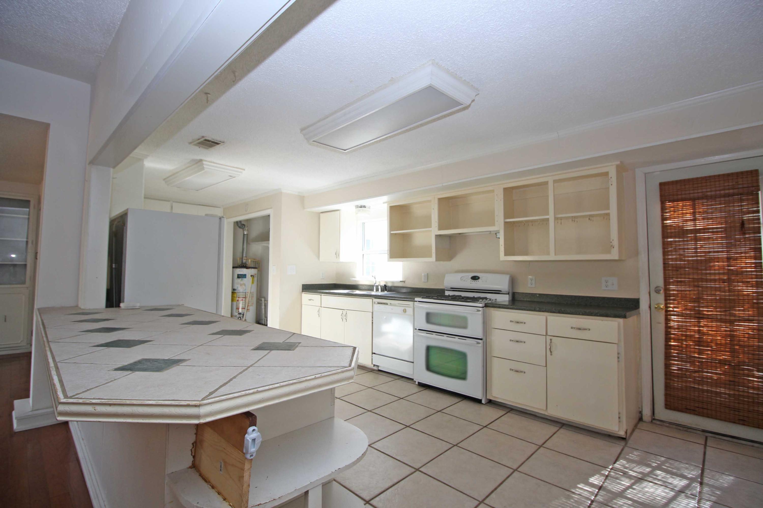 ELLIOTTS POINT 4TH ADDN - Residential