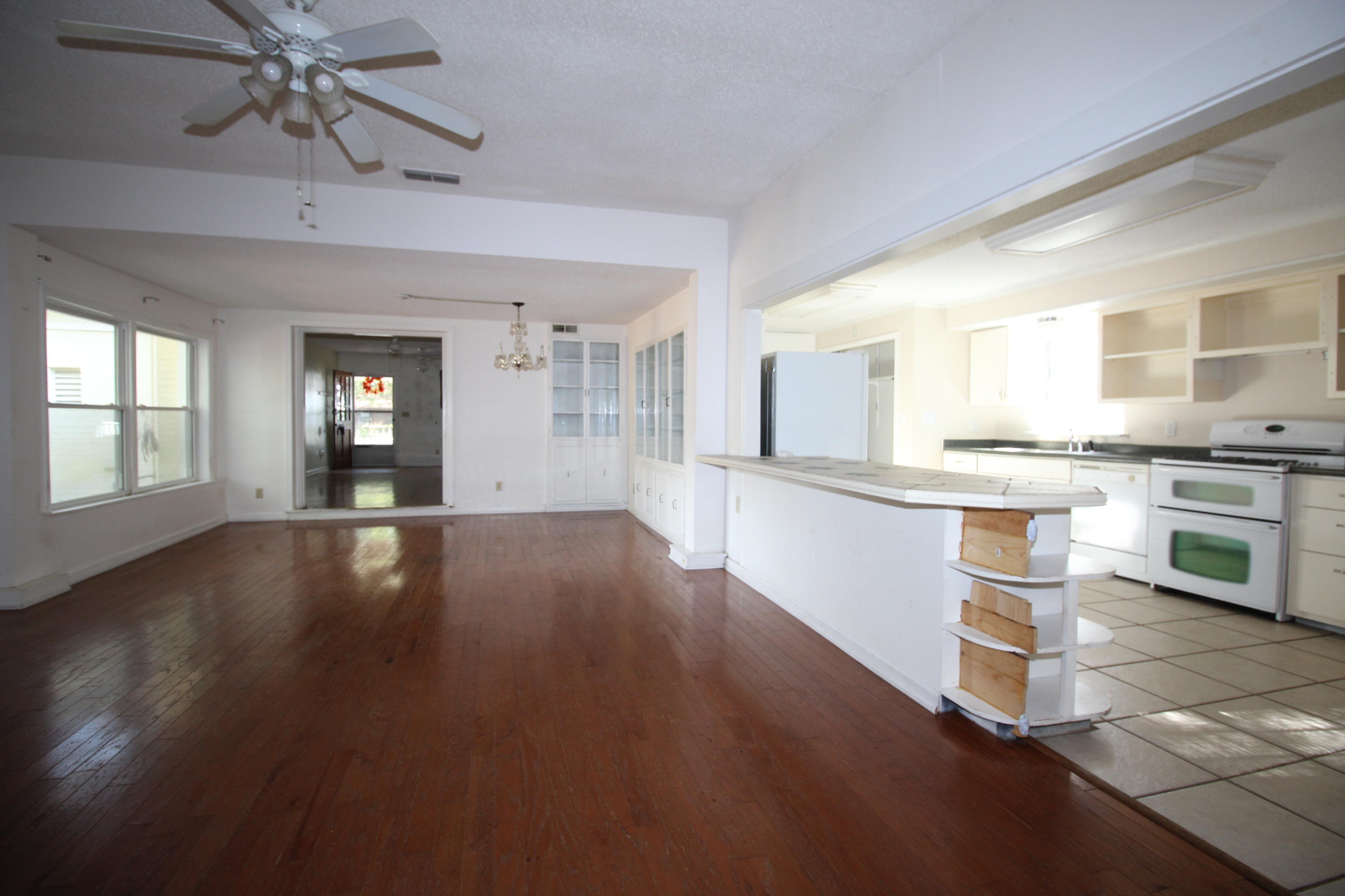 ELLIOTTS POINT 4TH ADDN - Residential