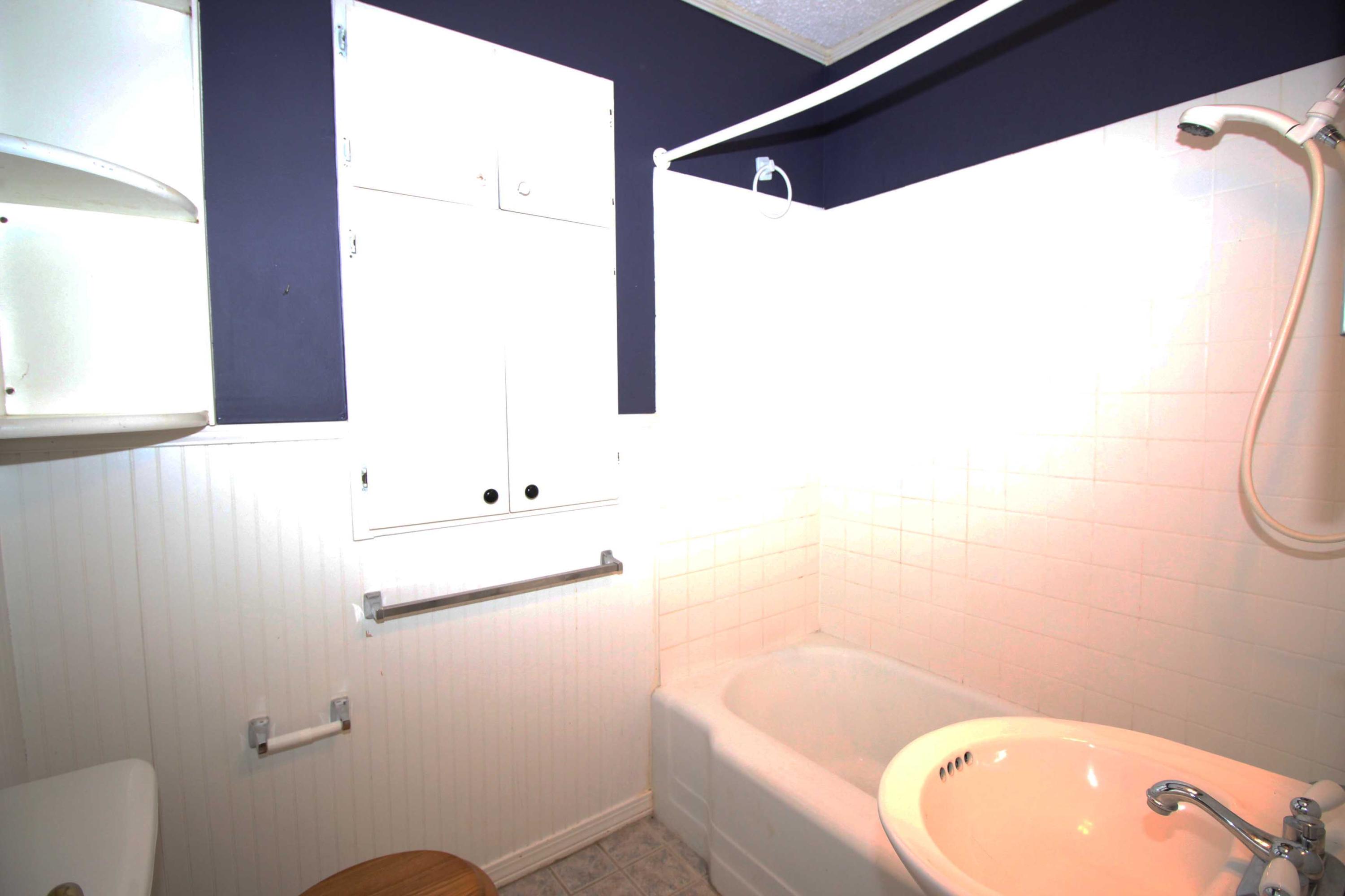 ELLIOTTS POINT 4TH ADDN - Residential