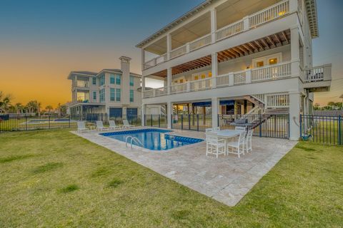 A home in Pensacola Beach