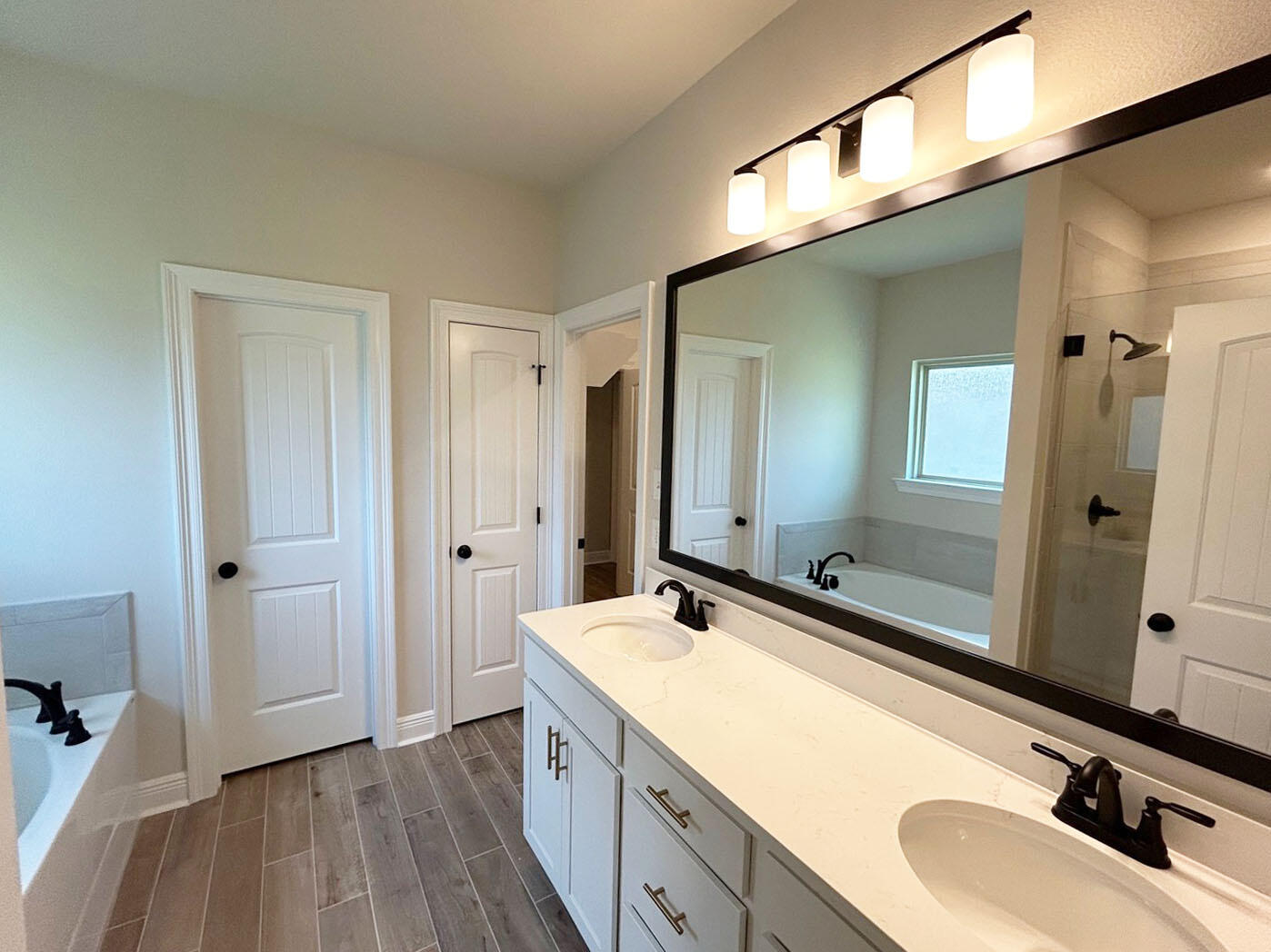 HAMMOCK BAY - STARBURST - Residential