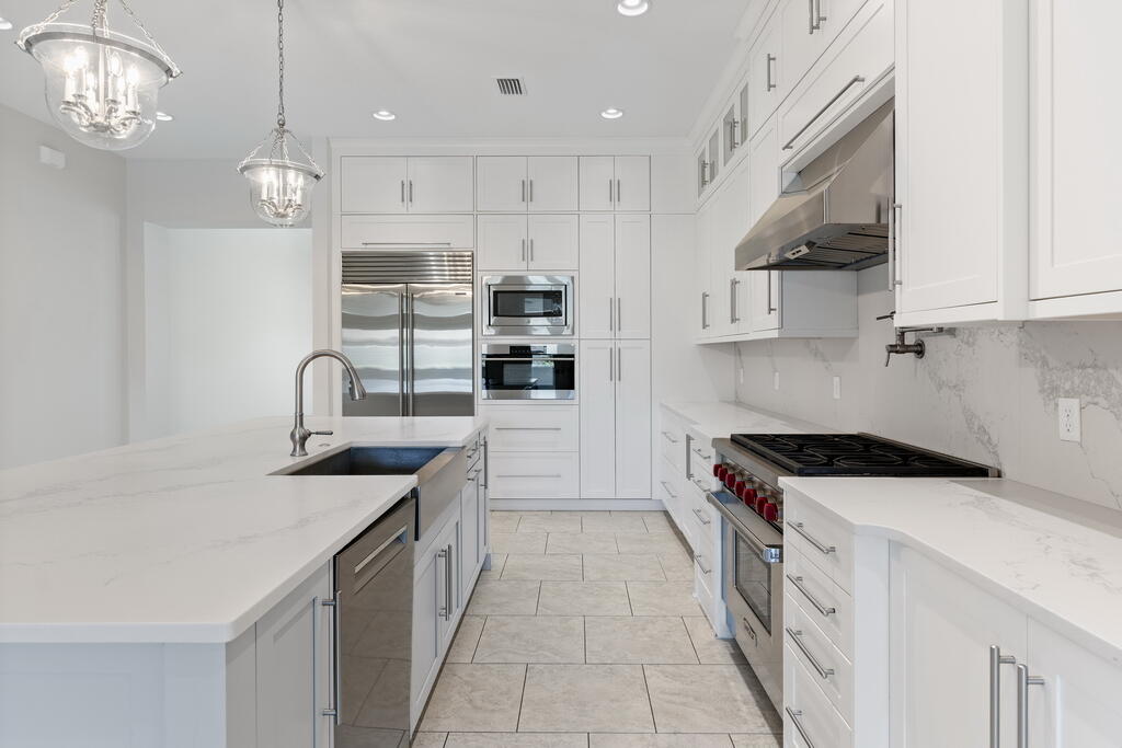 AVALON BEACH ESTATES - Residential