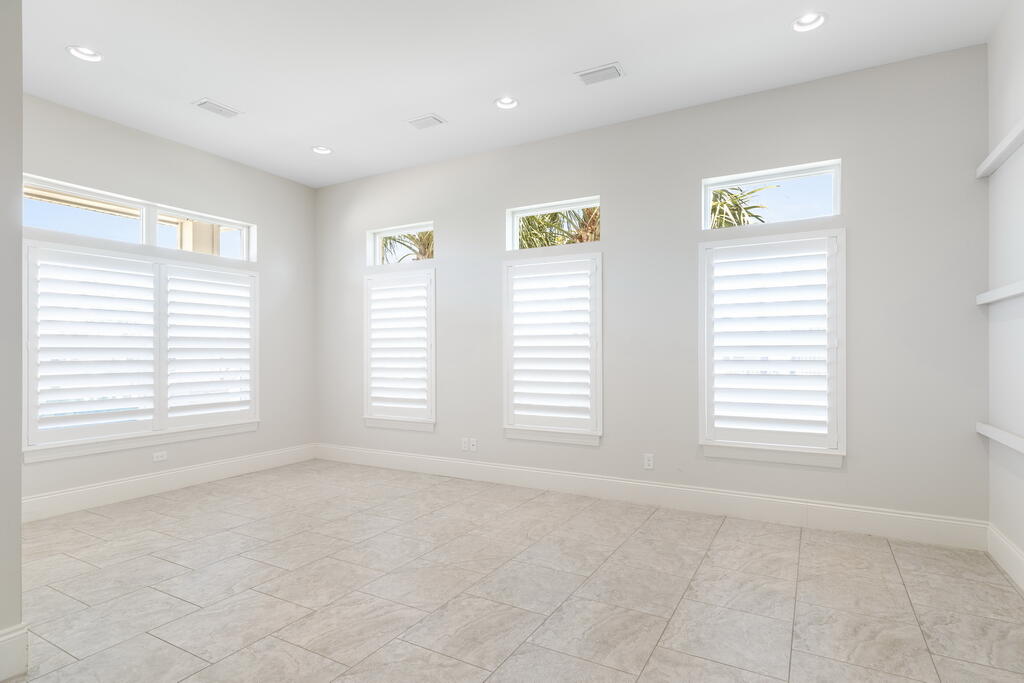 AVALON BEACH ESTATES - Residential