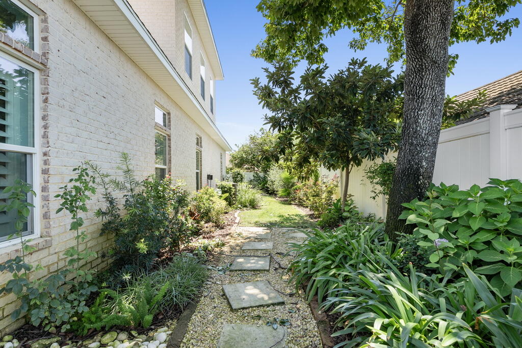 AVALON BEACH ESTATES - Residential