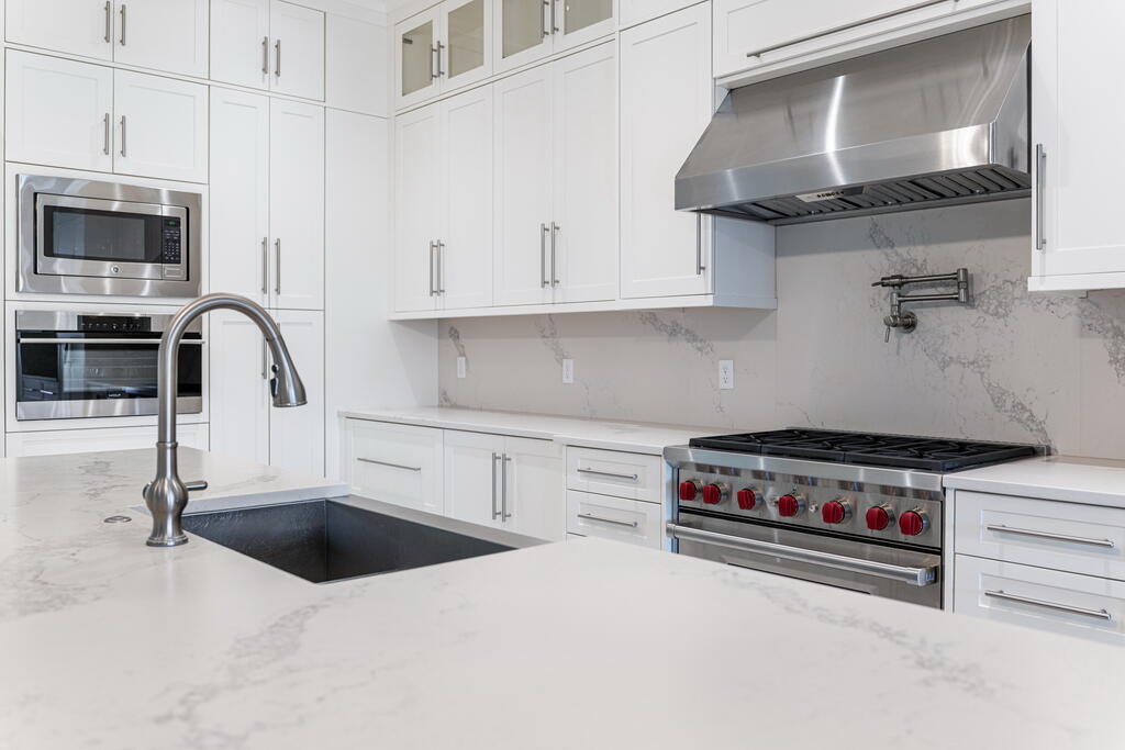AVALON BEACH ESTATES - Residential