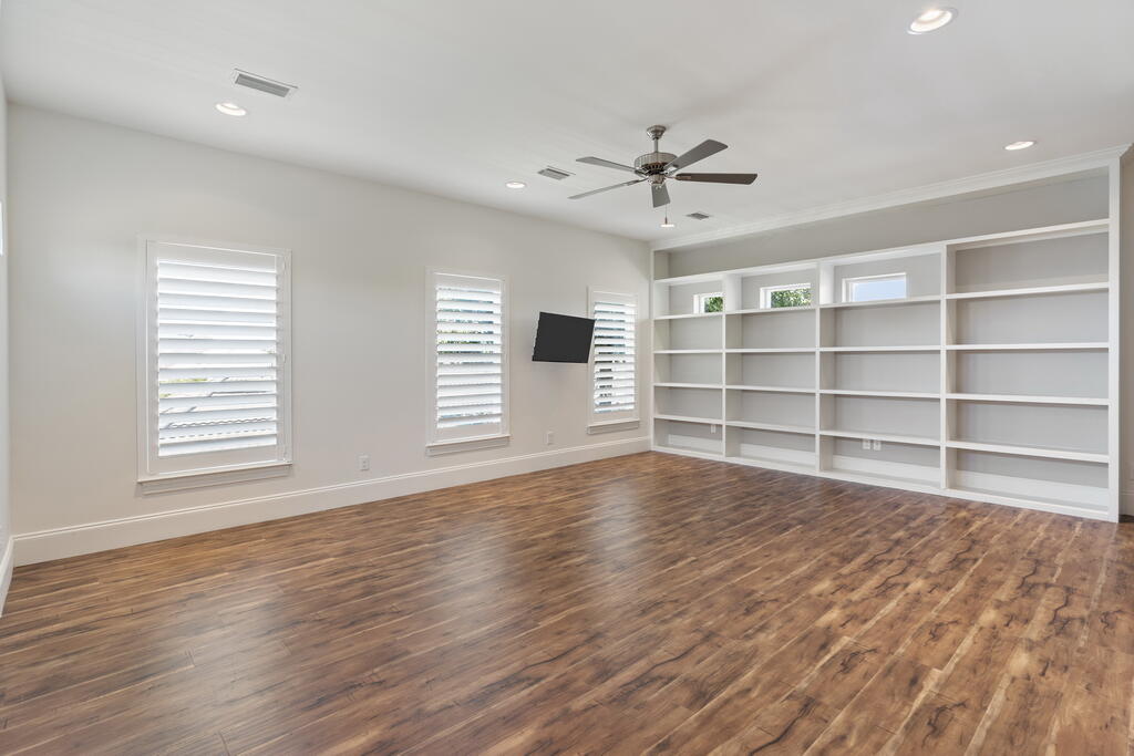 AVALON BEACH ESTATES - Residential