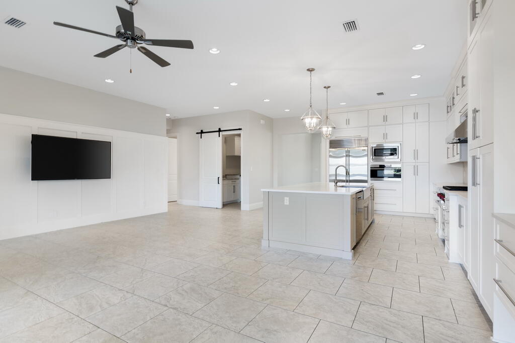 AVALON BEACH ESTATES - Residential