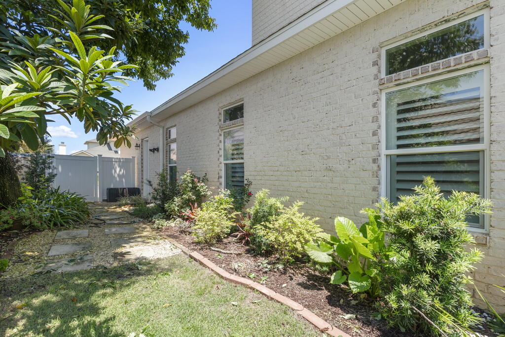 AVALON BEACH ESTATES - Residential