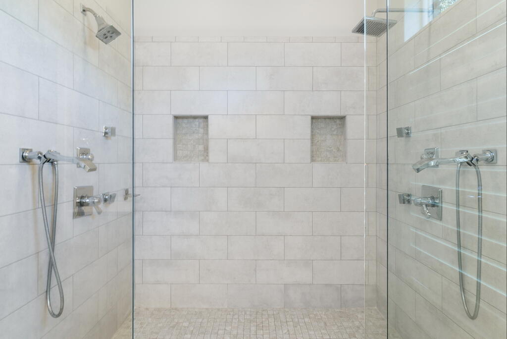 AVALON BEACH ESTATES - Residential