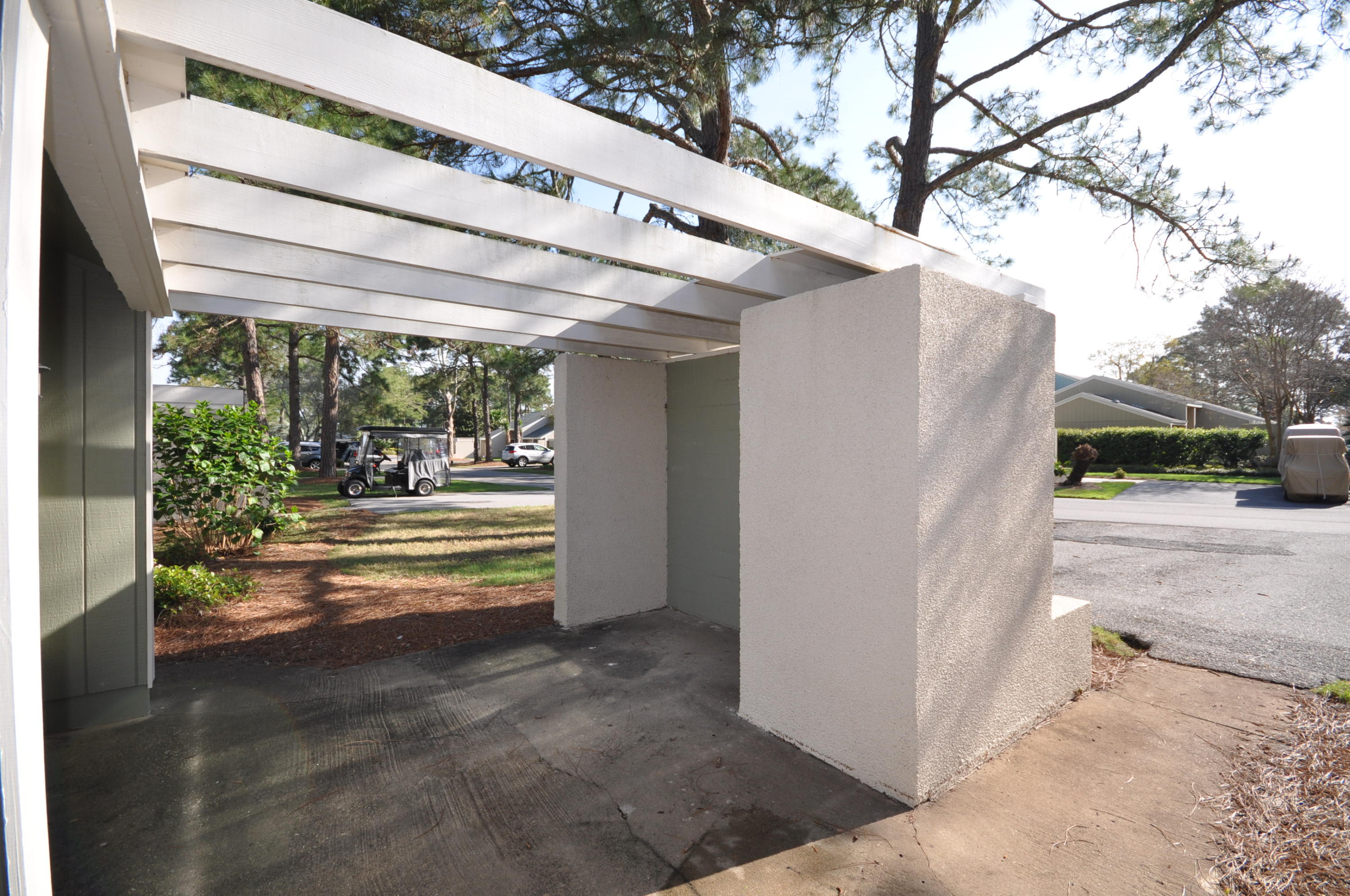 LINKSIDE VILLAGE UNIT 1 - Residential