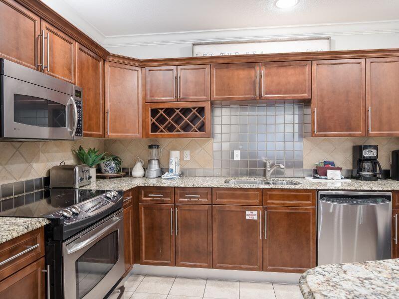 EMERALD GRANDE - Residential Lease