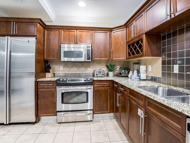 EMERALD GRANDE - Residential Lease