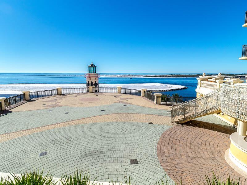 EMERALD GRANDE - Residential Lease