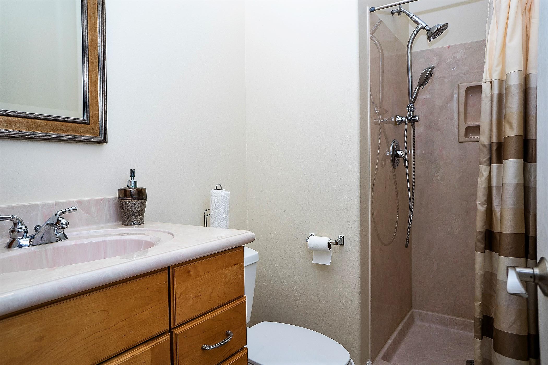 BAYSHORE PLACE PH 2 - Residential