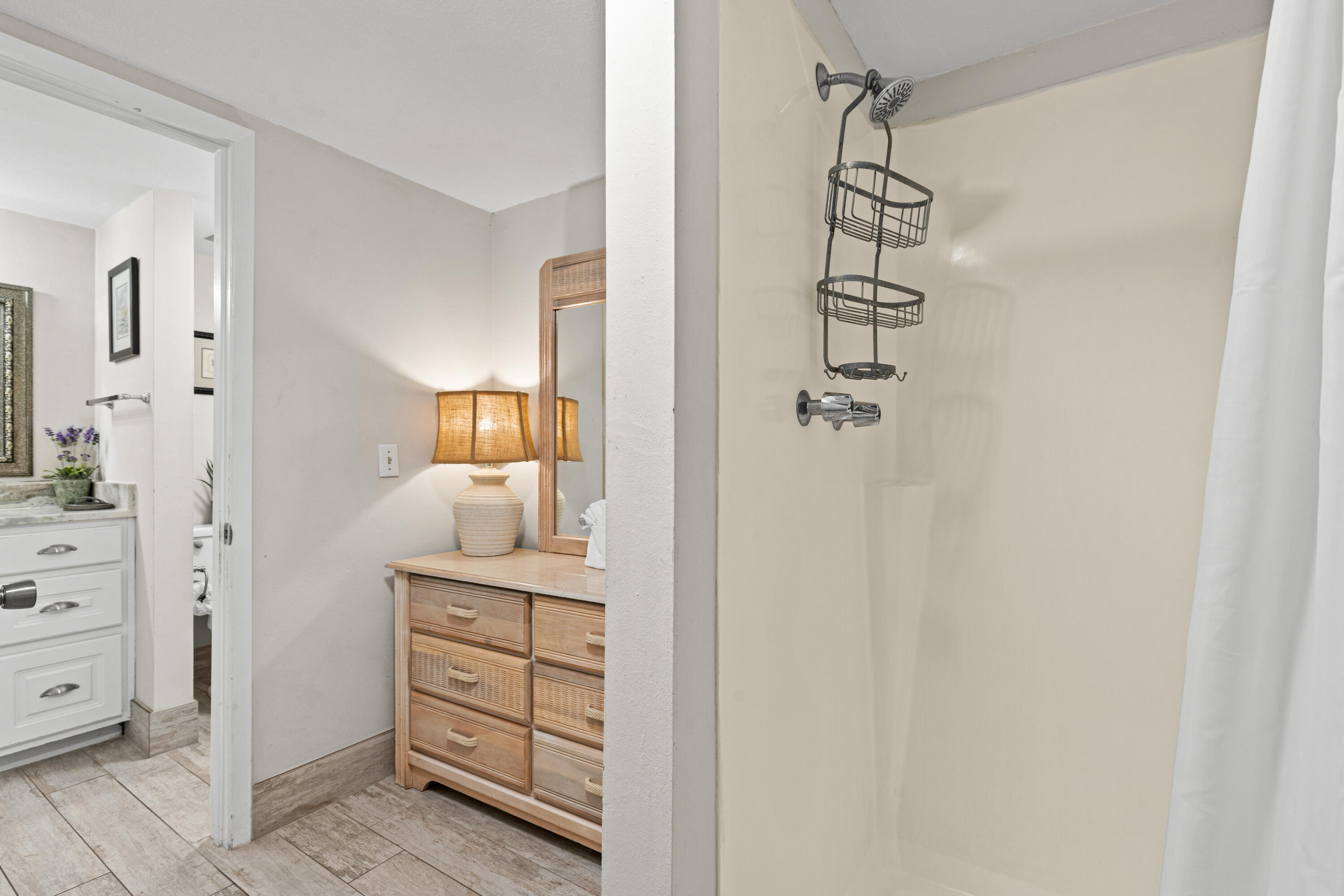 BAYOU VILLAGE CONDO PH 1 - Residential