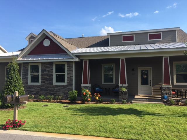 New construction in the Heart Destin.... All upgrades included, crown mold through out, vaulted ceilings, 2 car garage, wood floor, Appliance upgraded, granite tops, tankless gas water heater, gas stove and much more !!