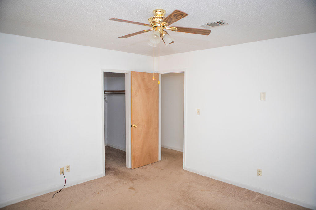 HOLLY WOODS - Residential