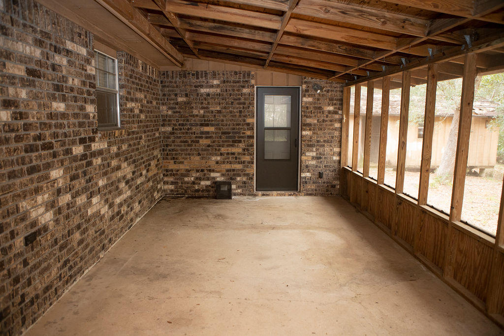 HOLLY WOODS - Residential