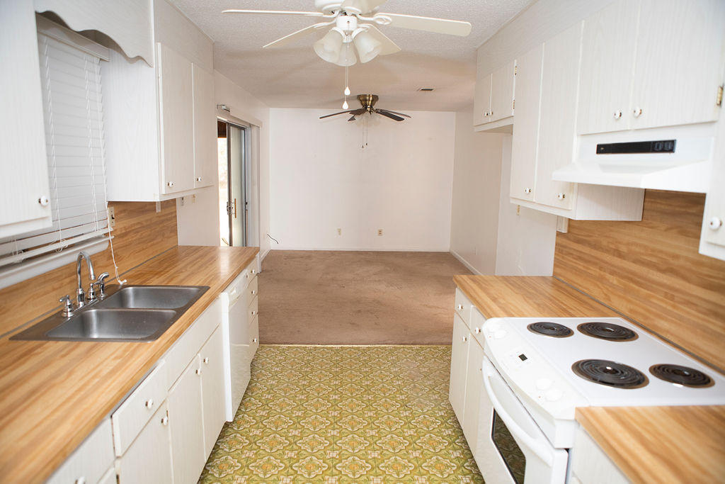 HOLLY WOODS - Residential